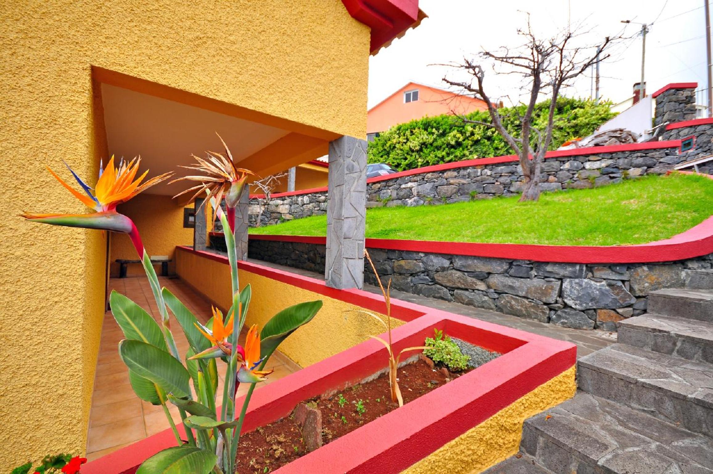 Casa da Rocha view 3