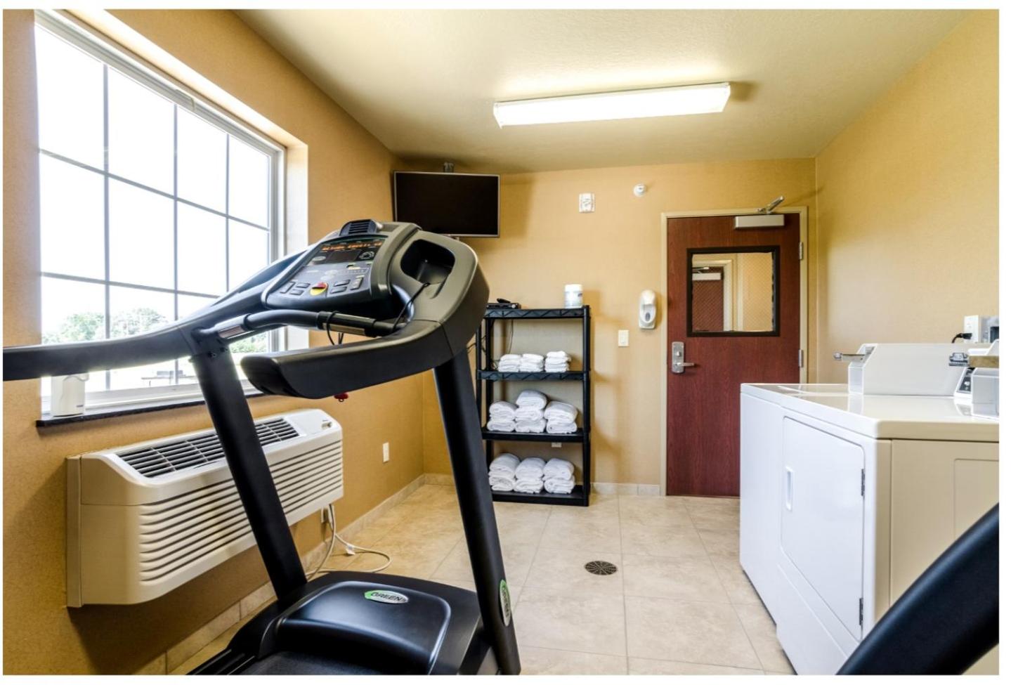 Cobblestone Inn & Suites Cambridge