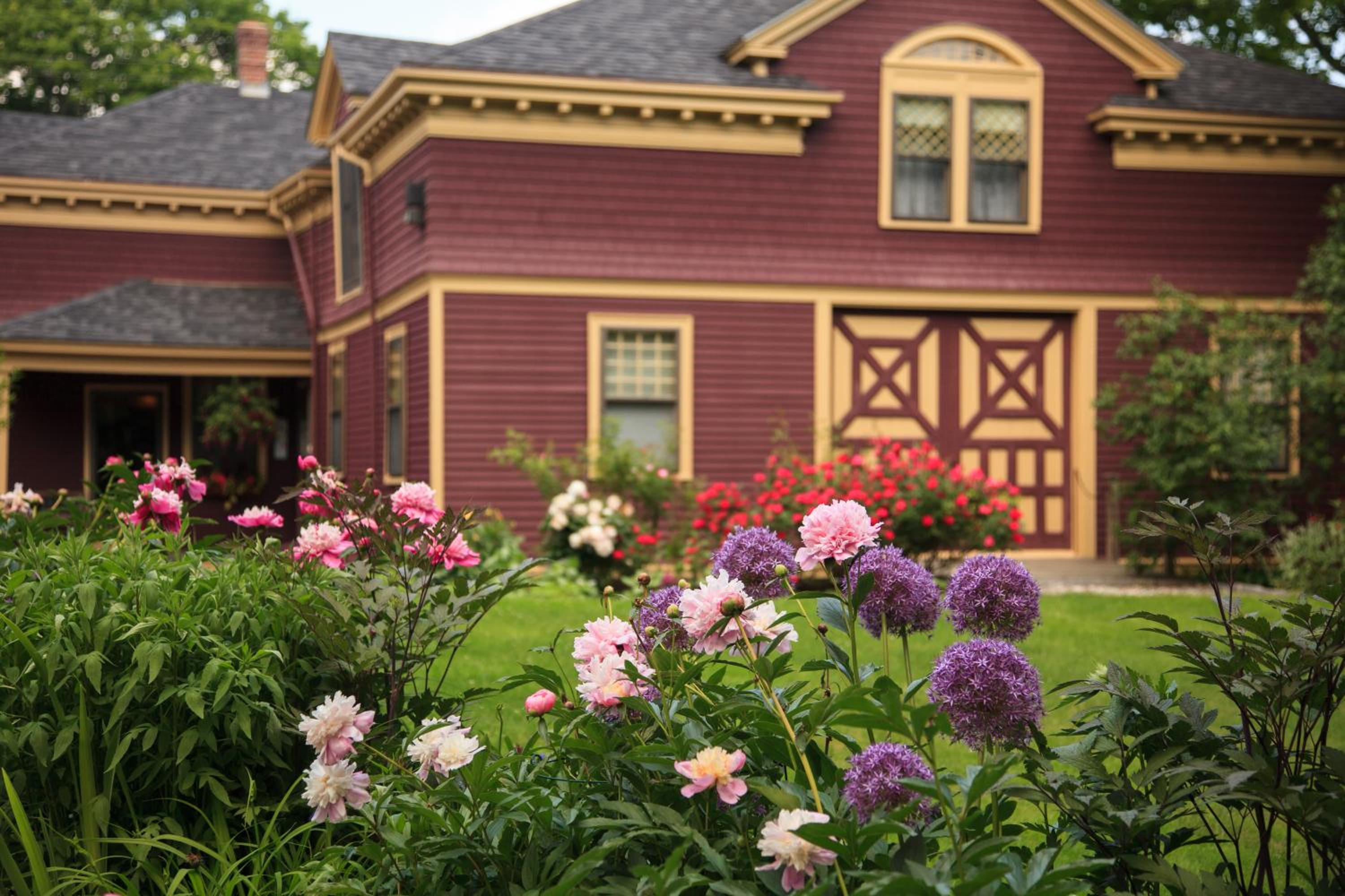 Berry Manor Inn