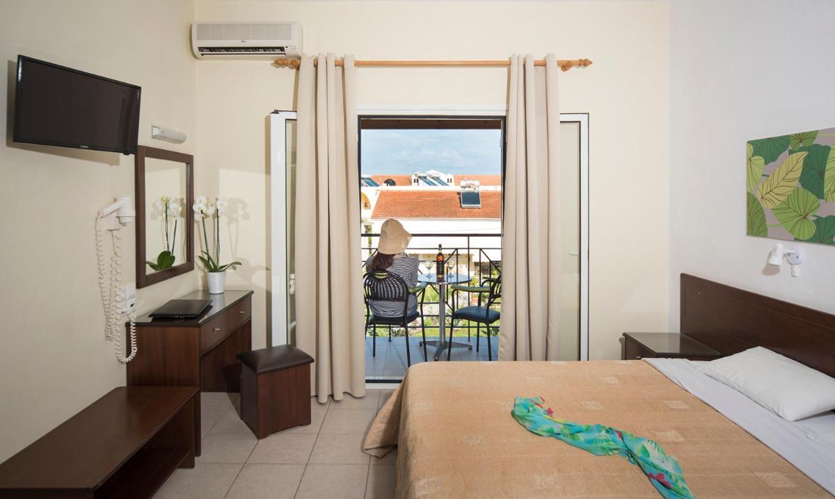 Metaxa Apartments