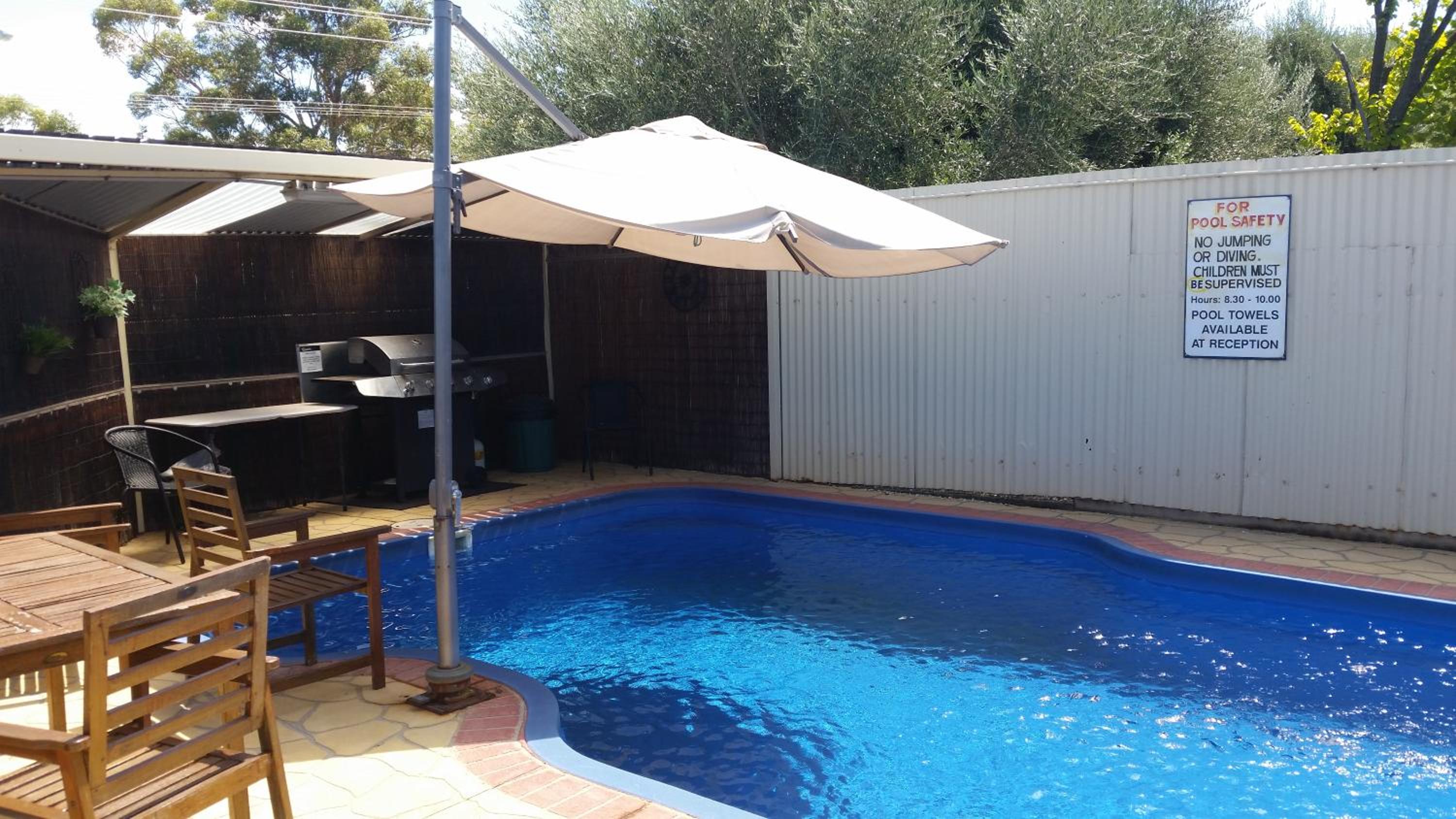 Sun Centre Motel