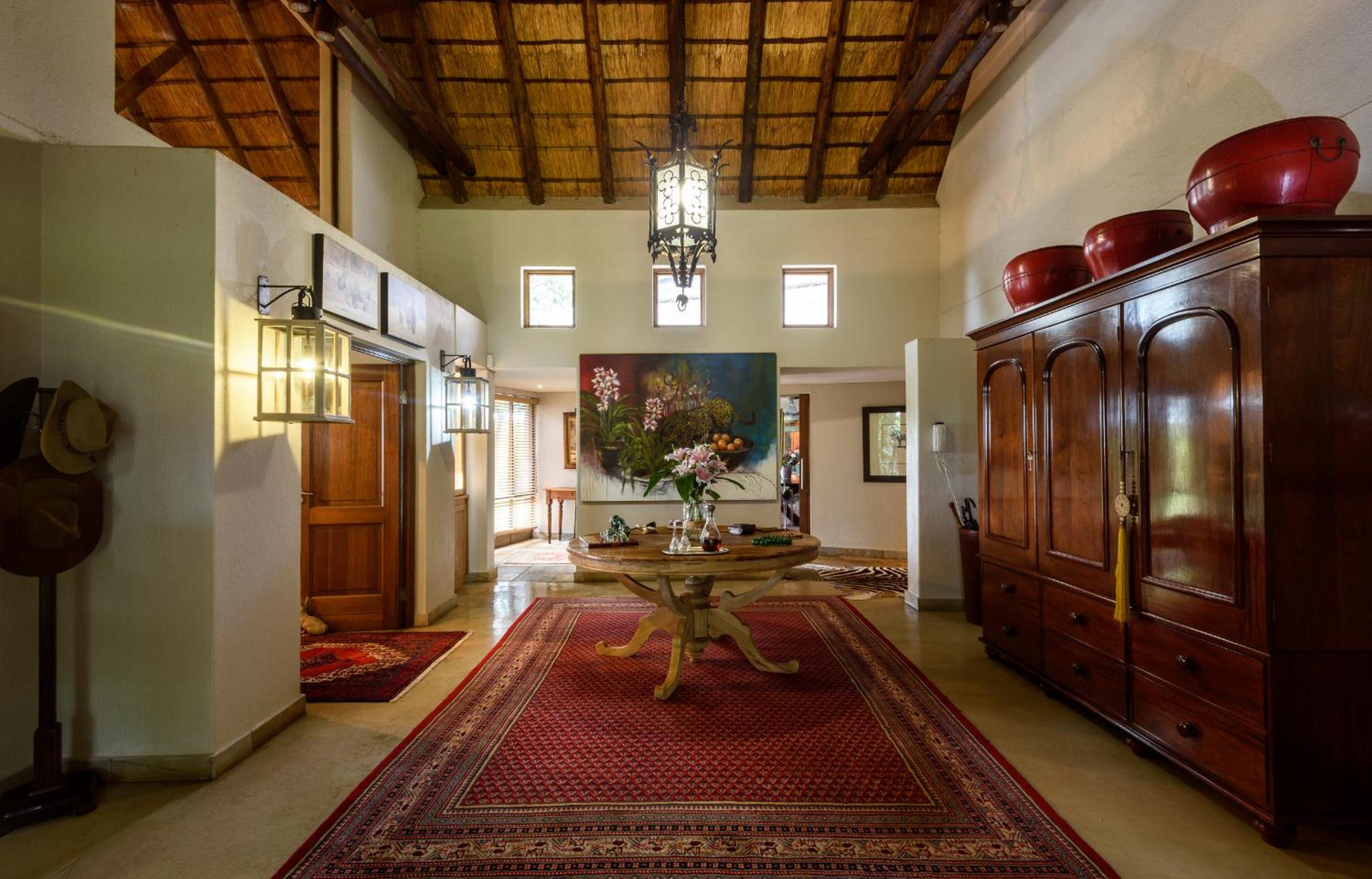 Khaya Ndlovu Safari Manor