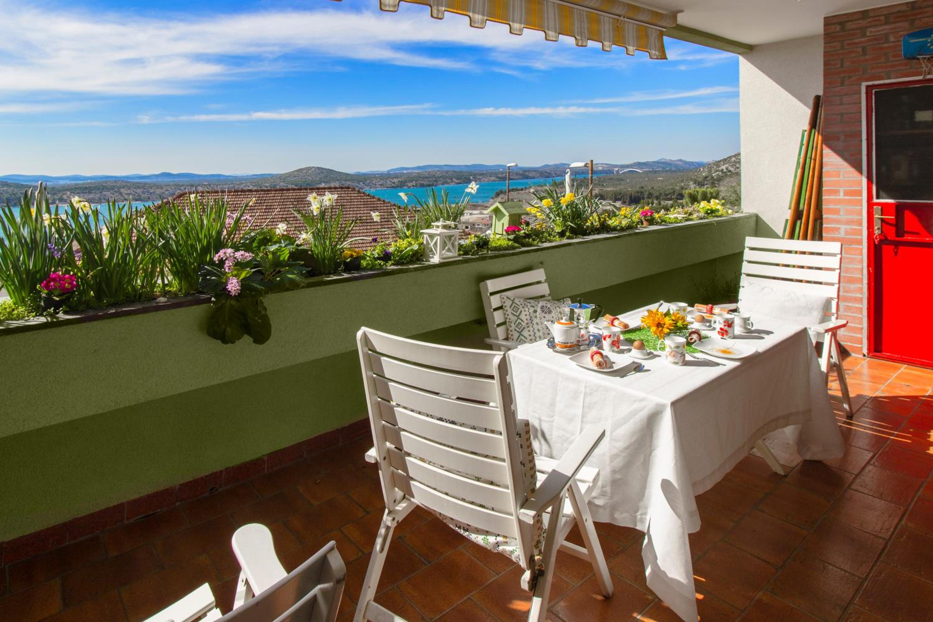 Moonshine apartment with magnificent view view 5