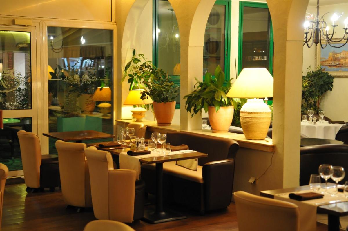 restaurant