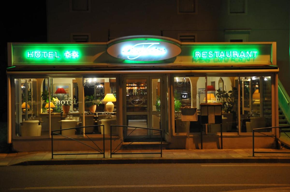 restaurant