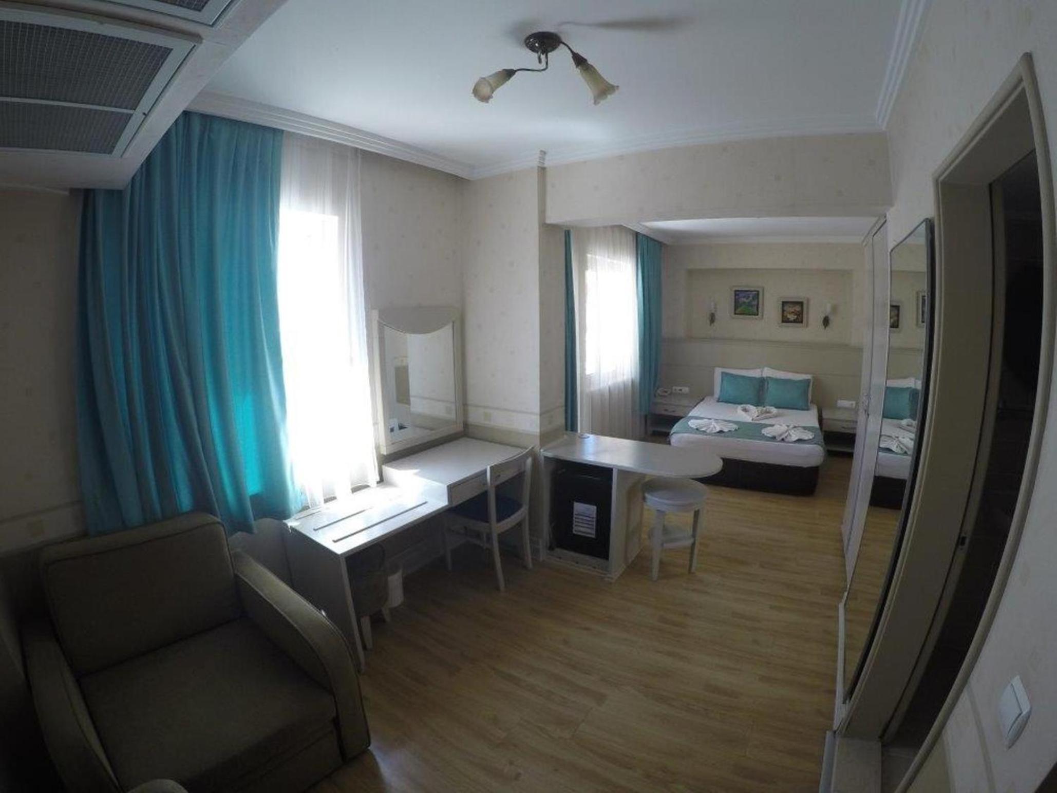 Almena Hotel - Image 7