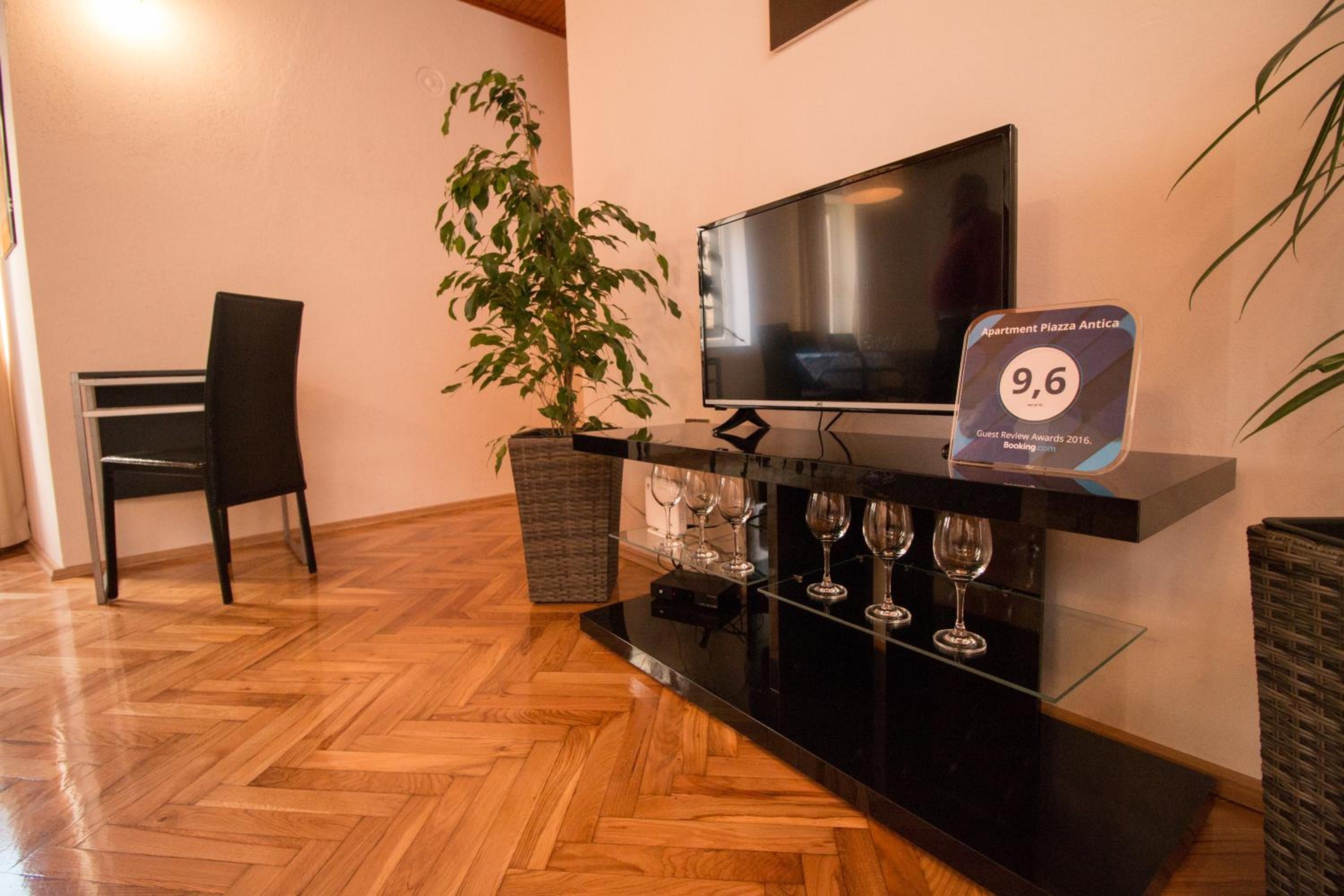Apartment Piazza Antica view 4