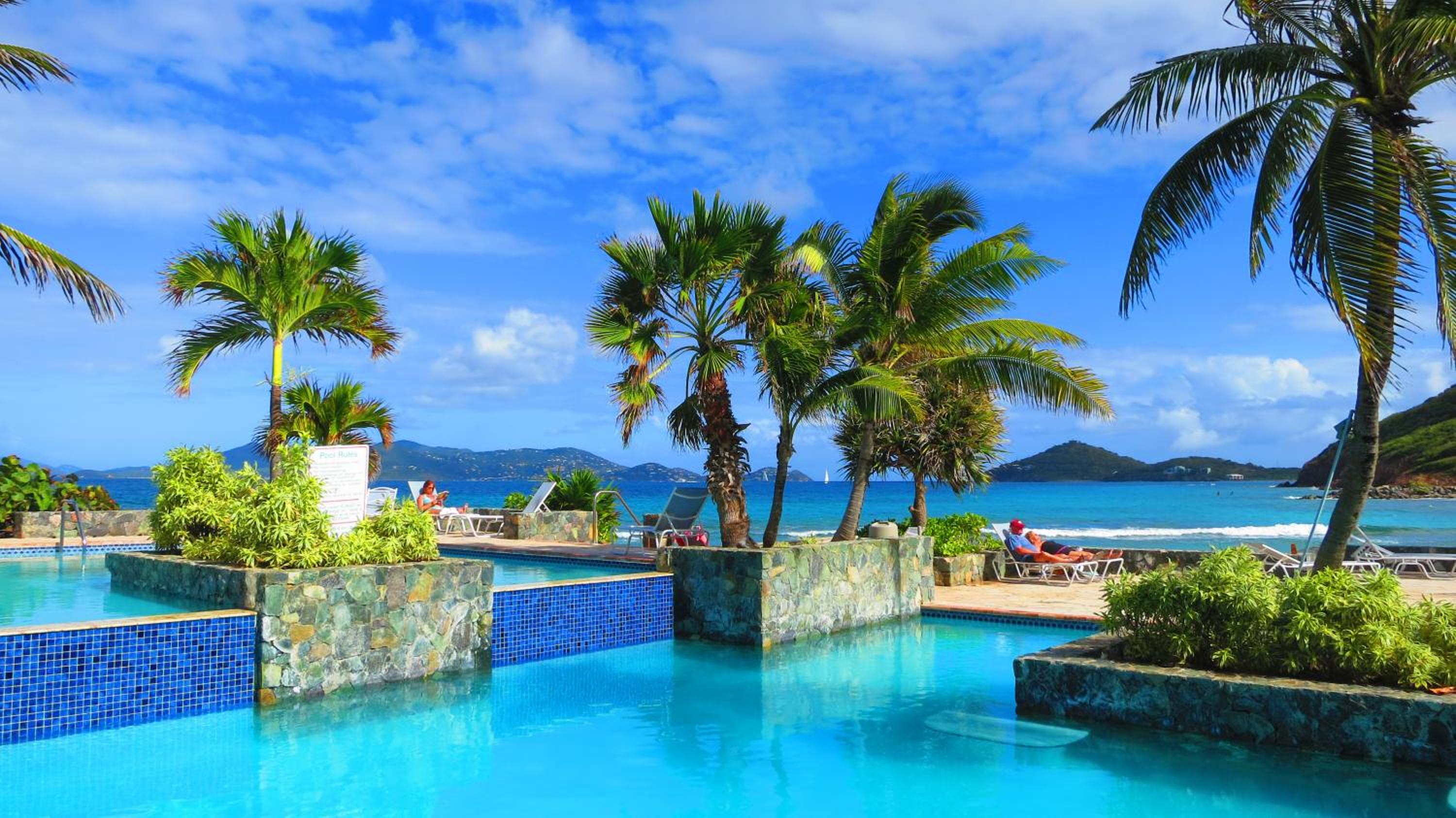 Luxury Beachfront Duplex Villa on Sapphire Beach IV