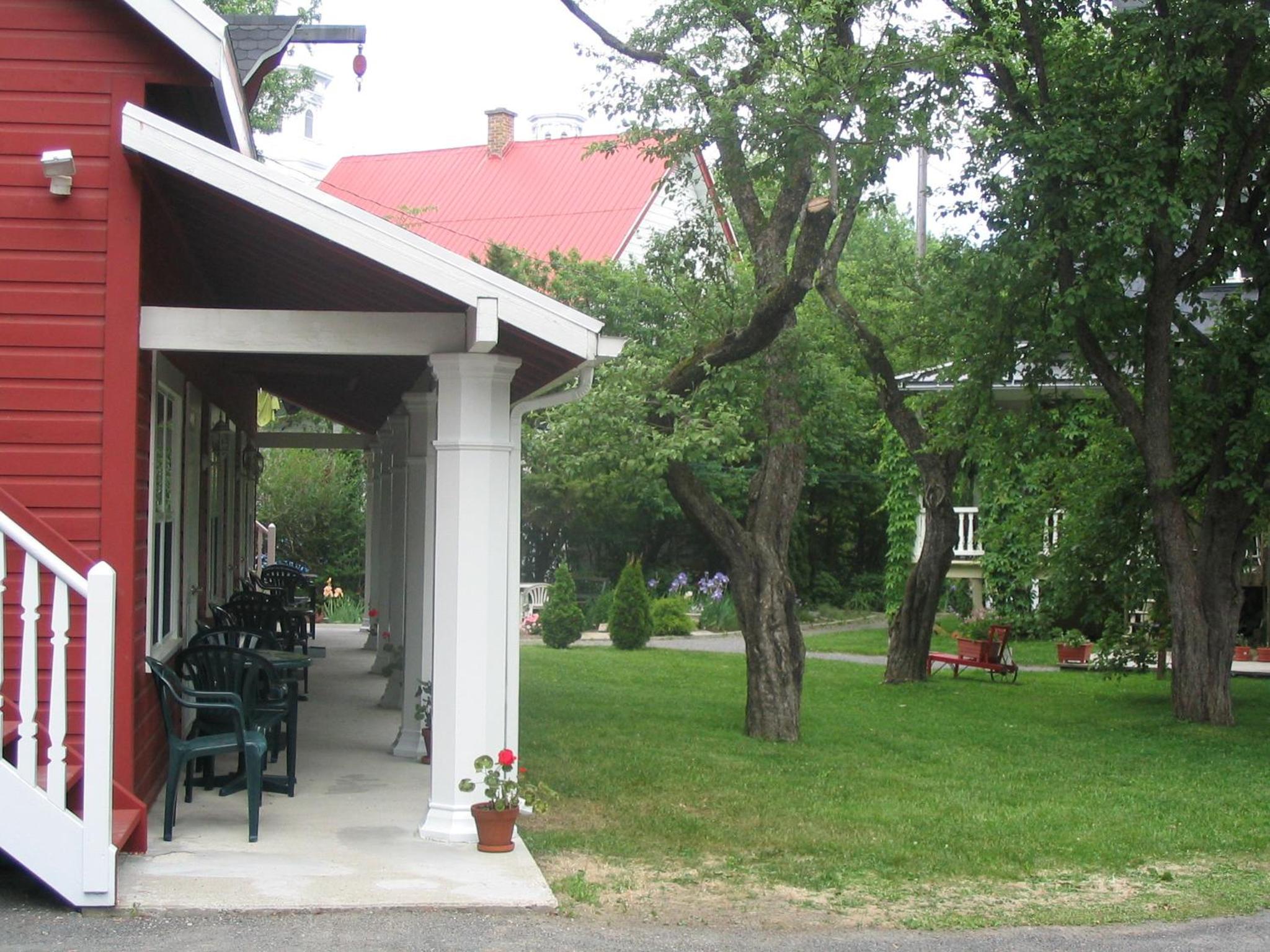 outdoor BBQ area