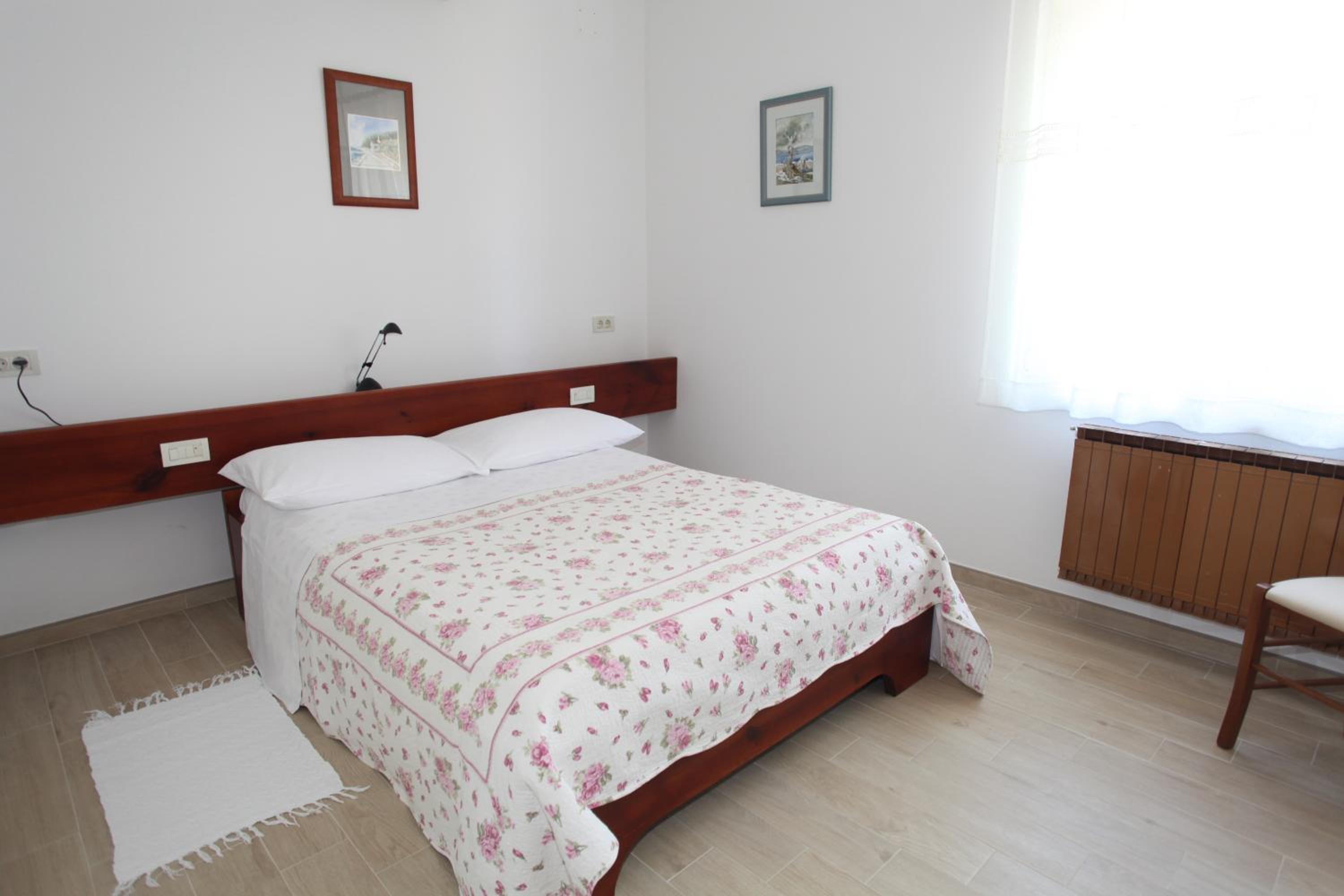 Cres Sučić Apartments