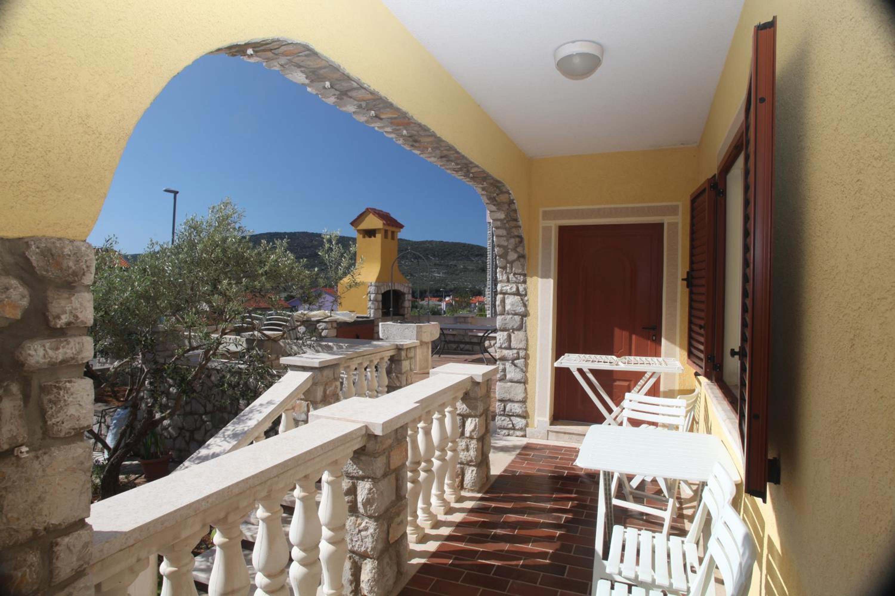 Cres Sučić Apartments