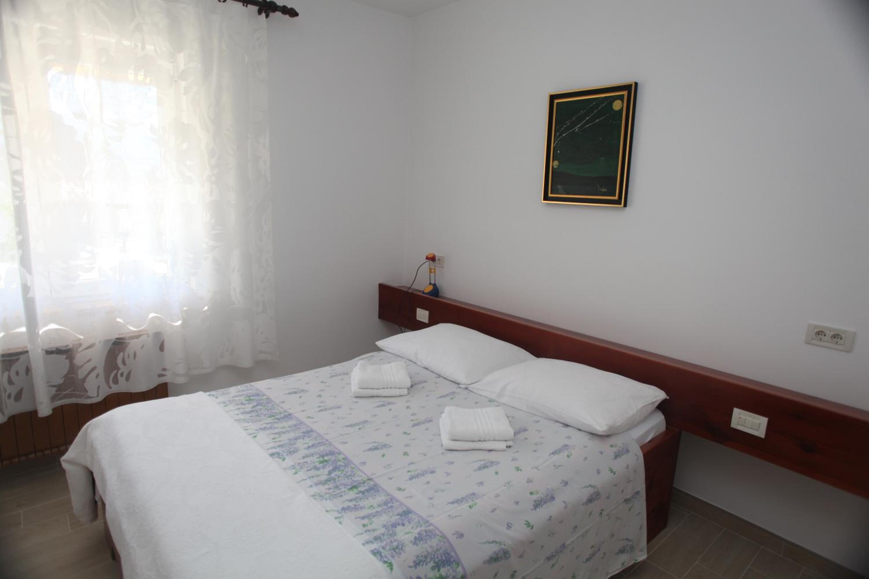 Cres Sučić Apartments