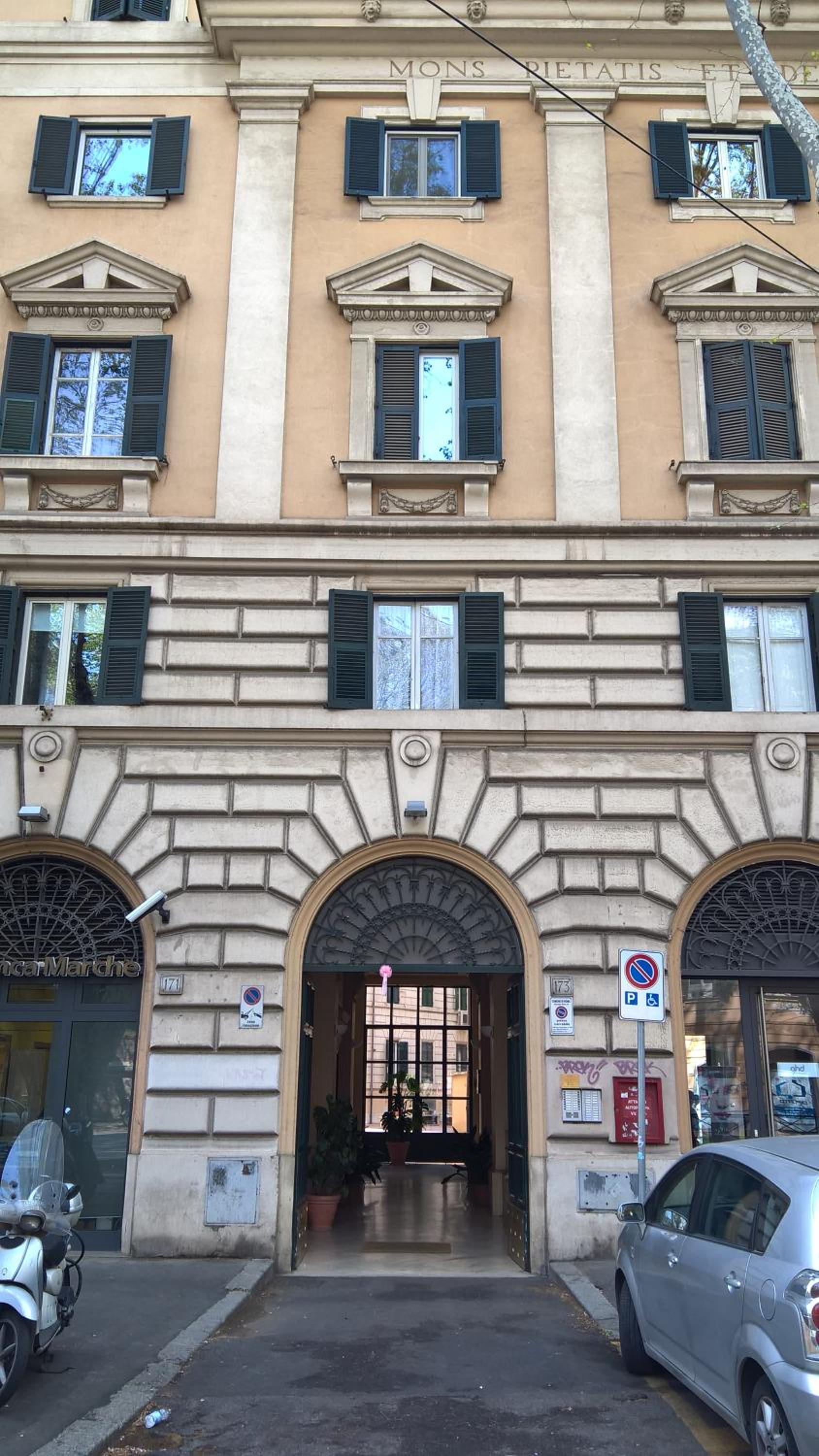 Capital Flat 9/b