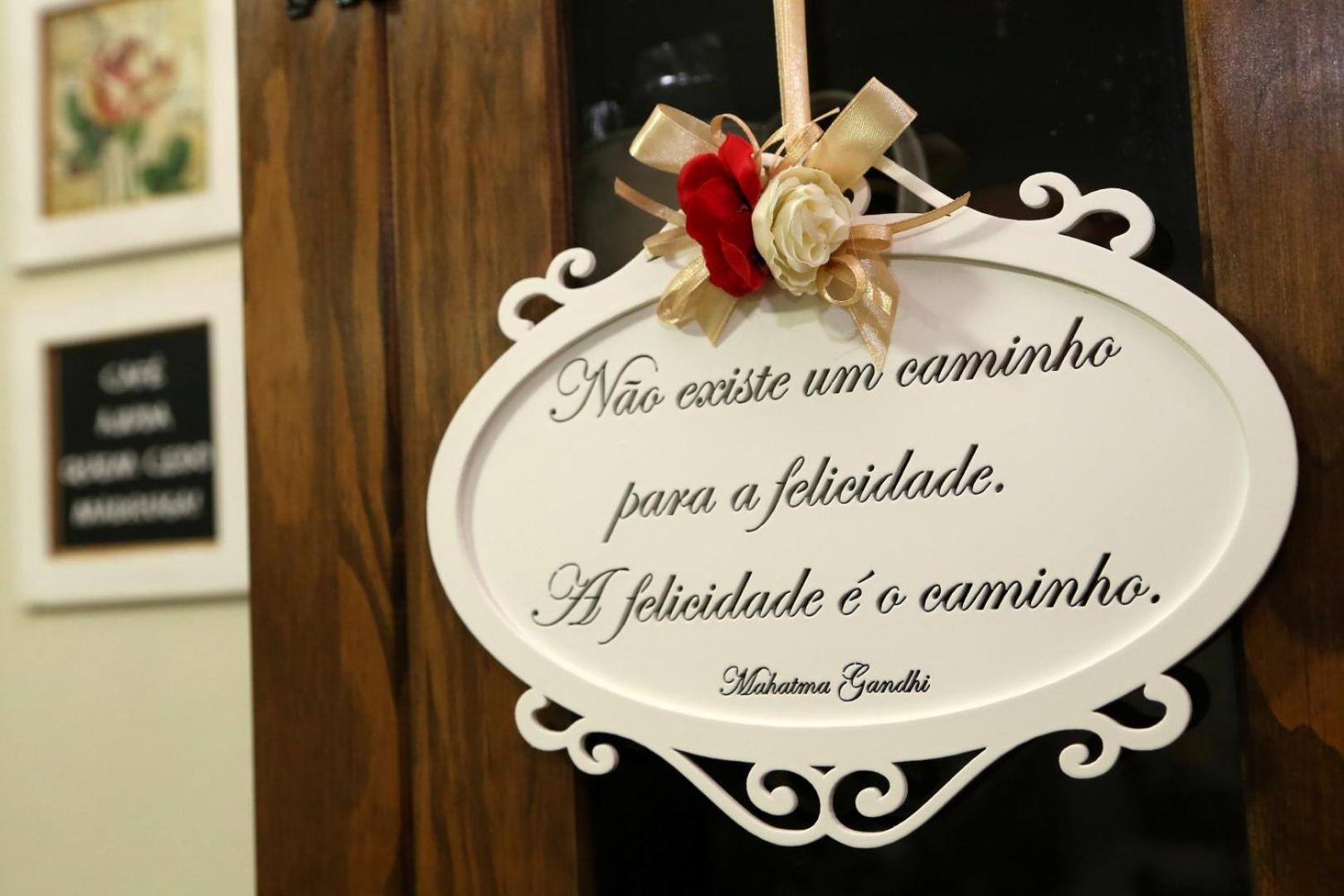 Pousada Caminho das Rosas-Gramado-temporada ou diária