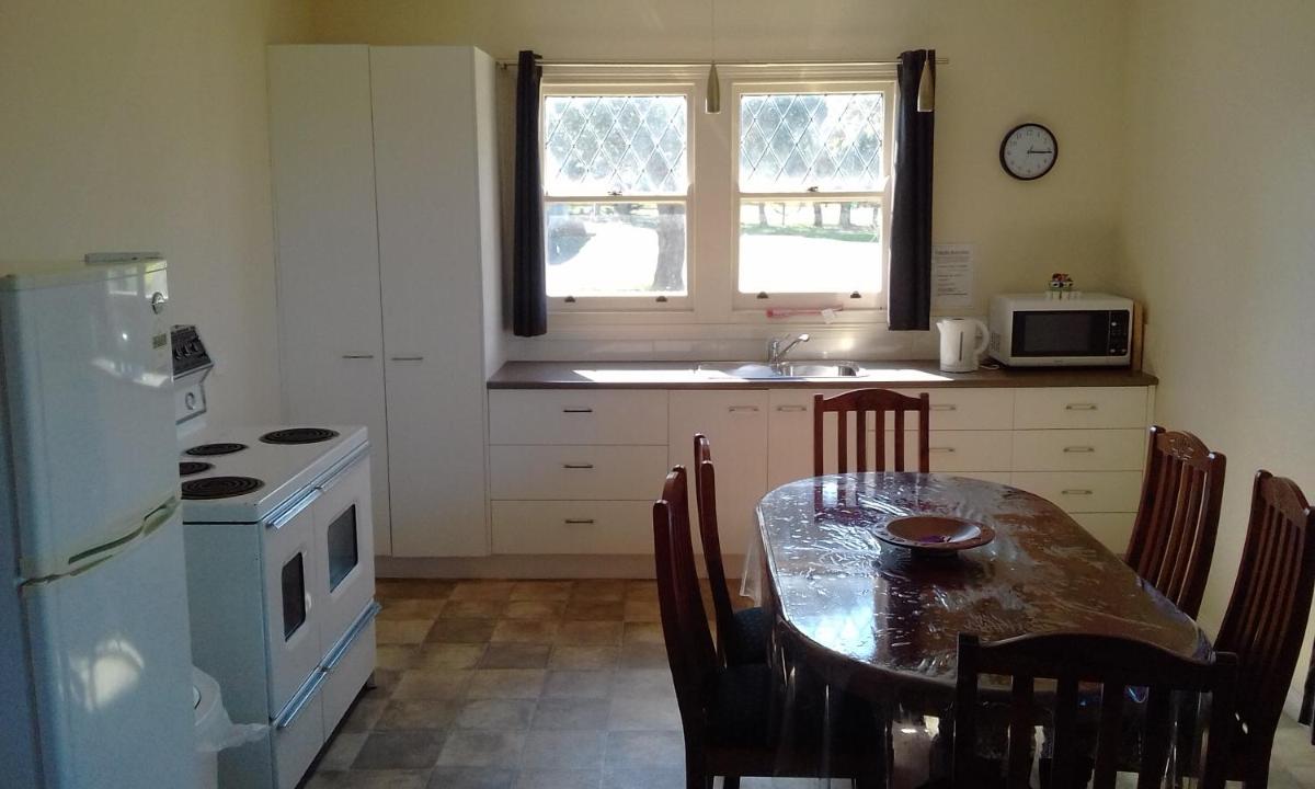 12 Apostles Cottages