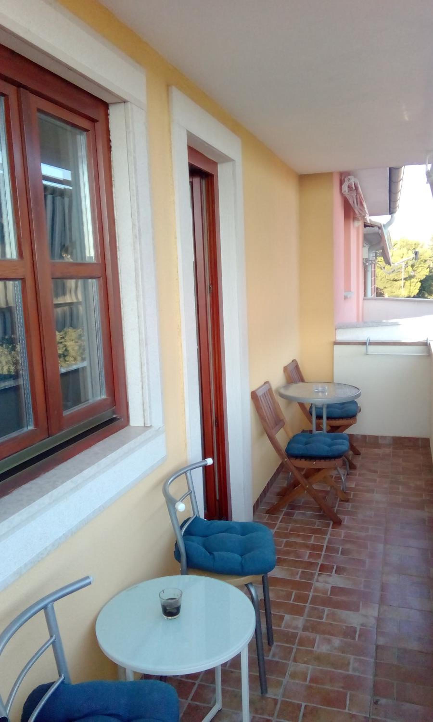Photo 33