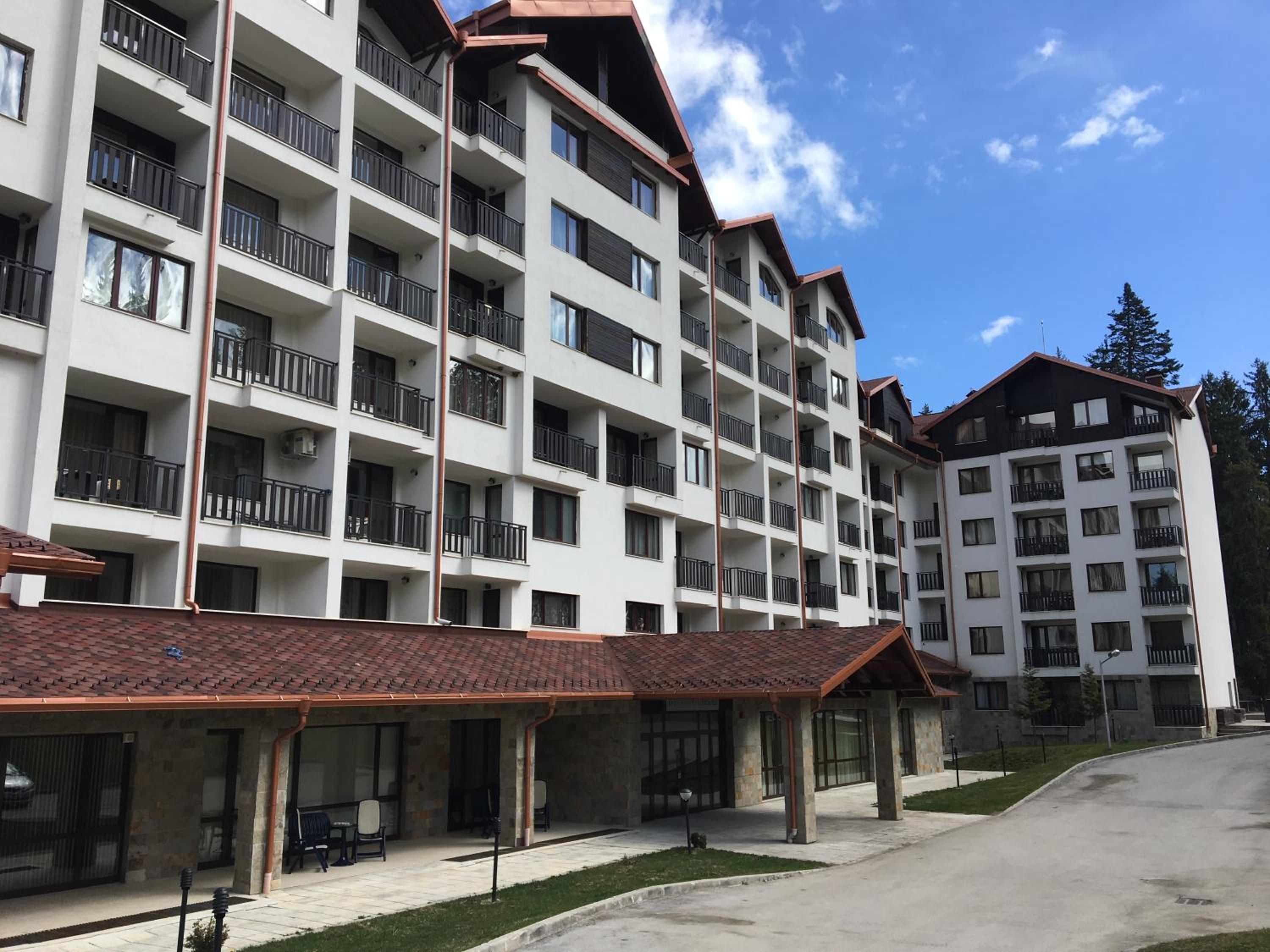 Rivendell Apartments Borovets Gardens complex view 4