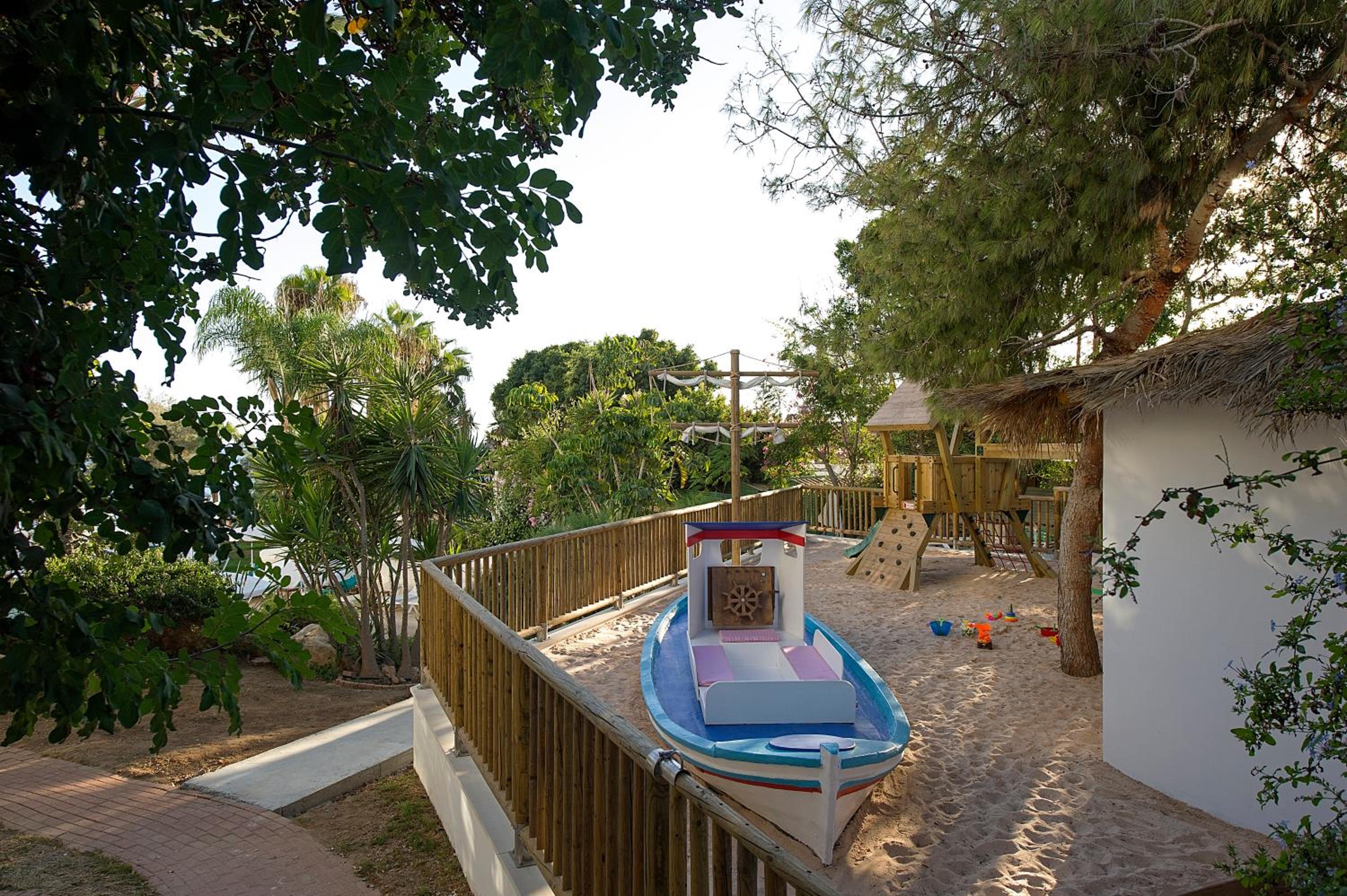 Grecian Sands Hotel — photo 73
