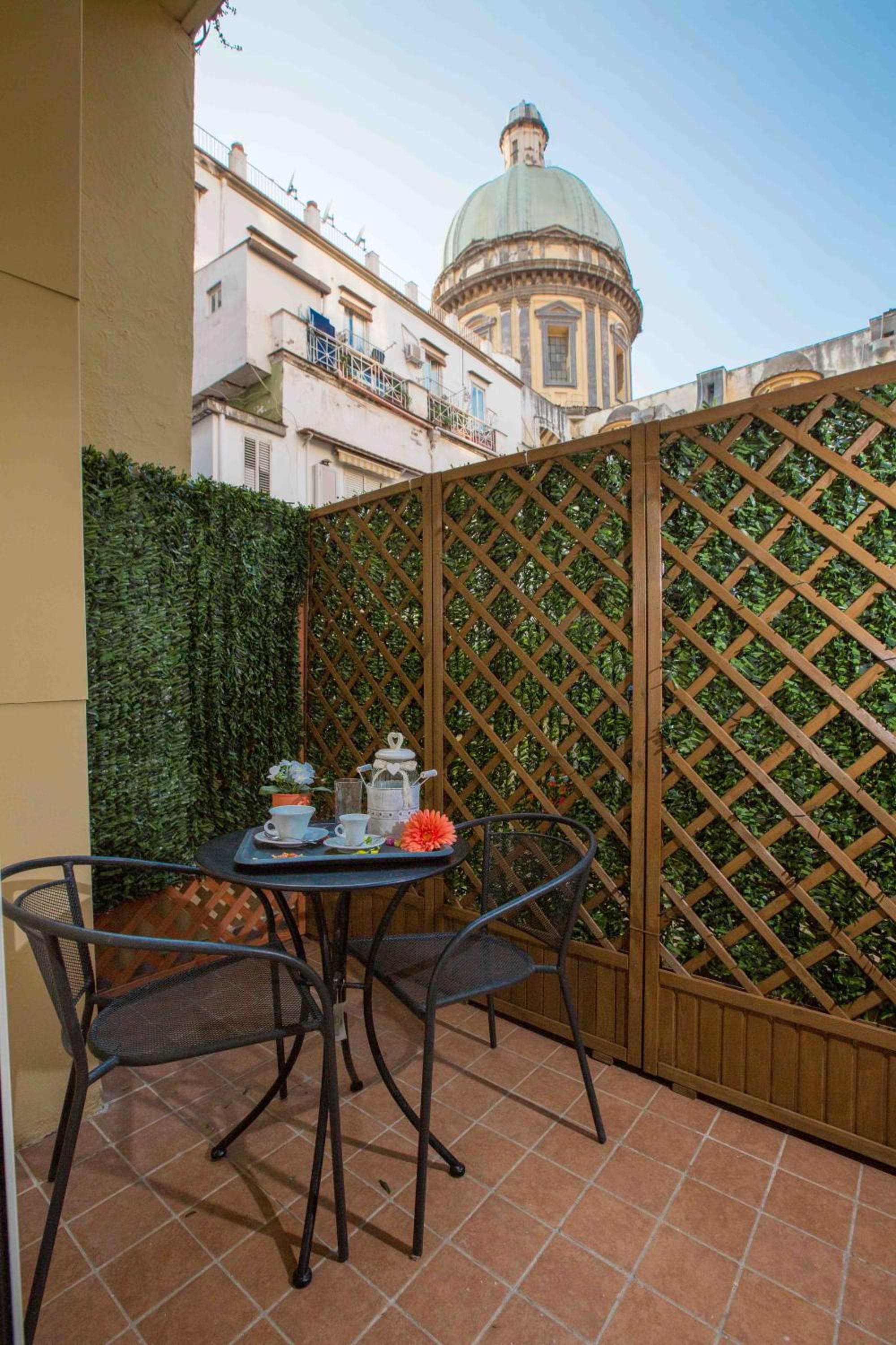 Chiaia Suites