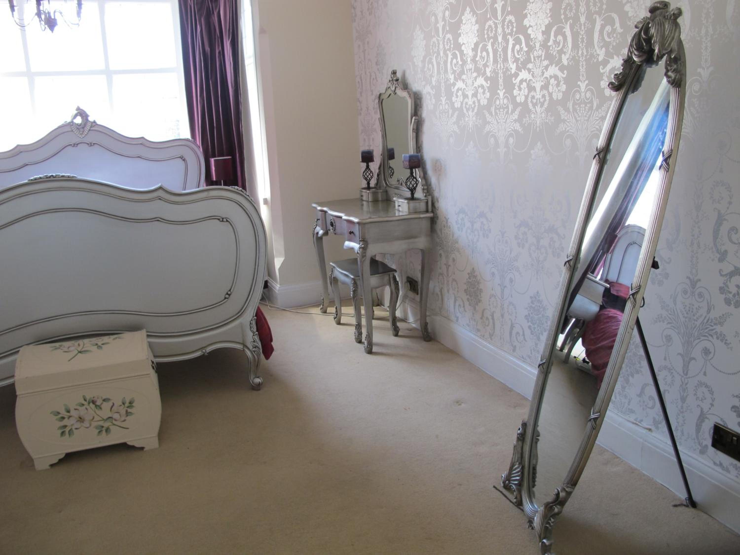 Westmorland - 4 Bedroom House - FREE Parking for up to 7 Cars - Walking distance to QMC and University - Ideal for Contractors and Large Groups