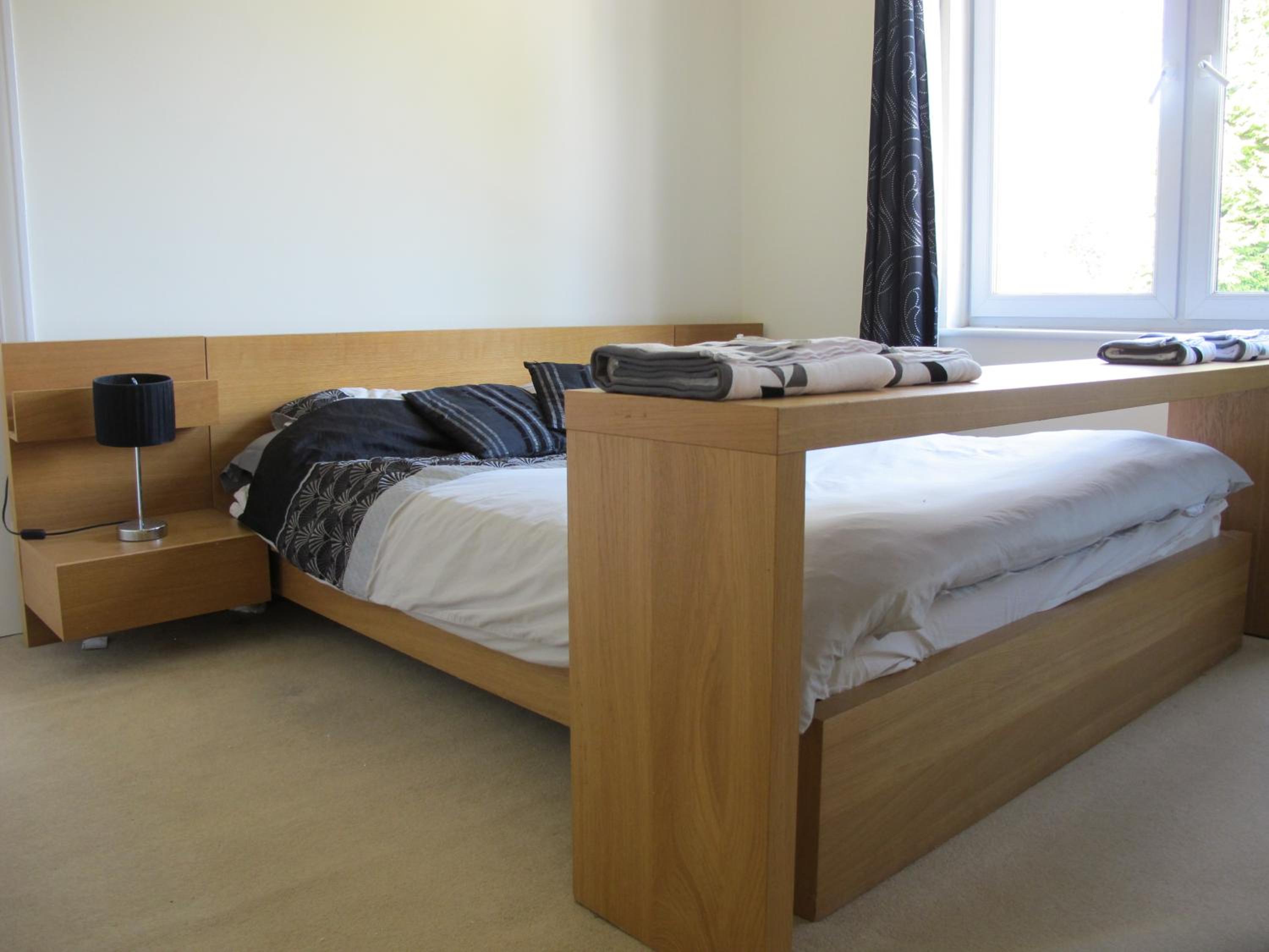 Westmorland - 4 Bedroom House - FREE Parking for up to 7 Cars - Walking distance to QMC and University - Ideal for Contractors and Large Groups
