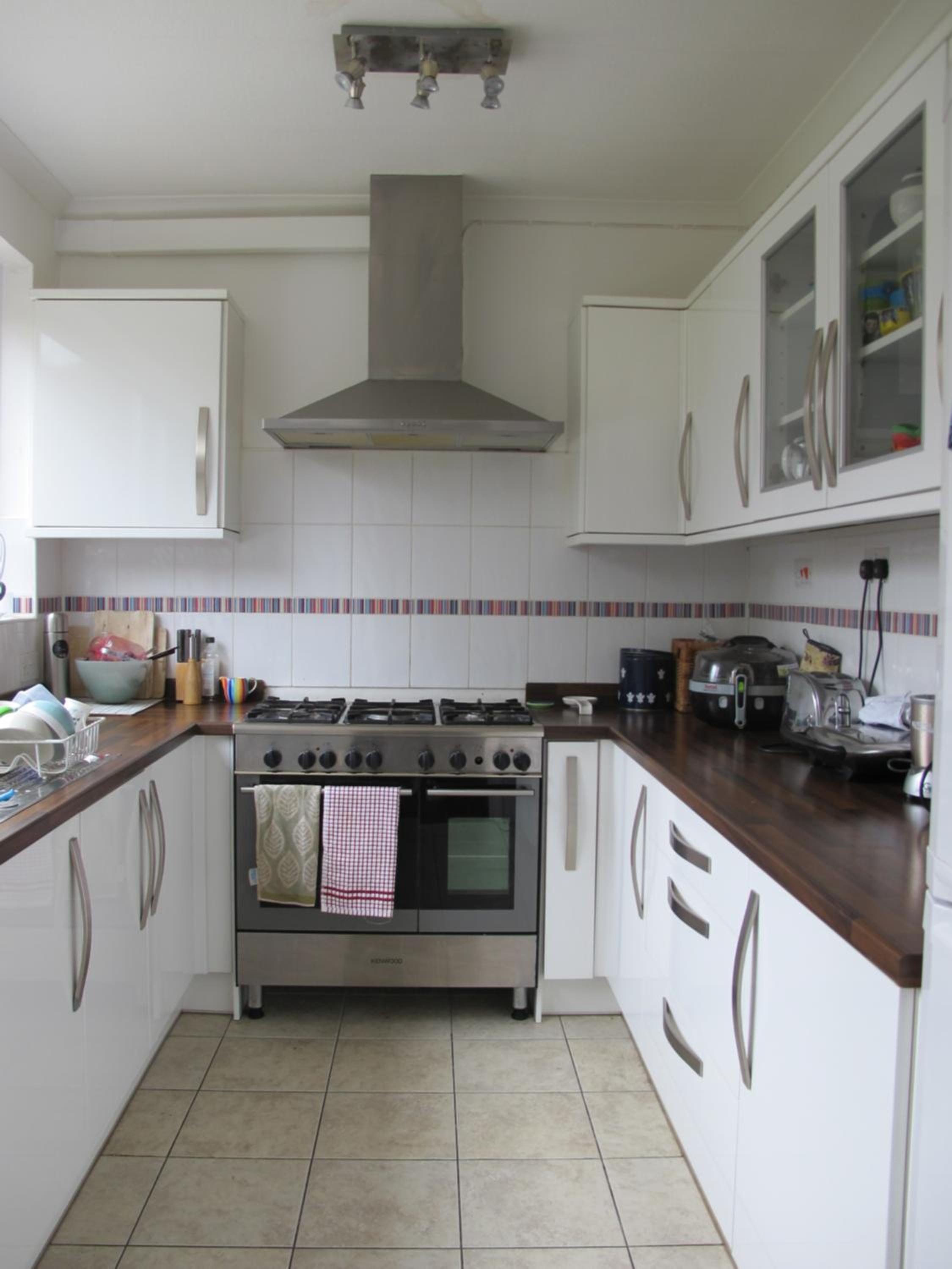 Westmorland - 4 Bedroom House - FREE Parking for up to 7 Cars - Walking distance to QMC and University - Ideal for Contractors and Large Groups