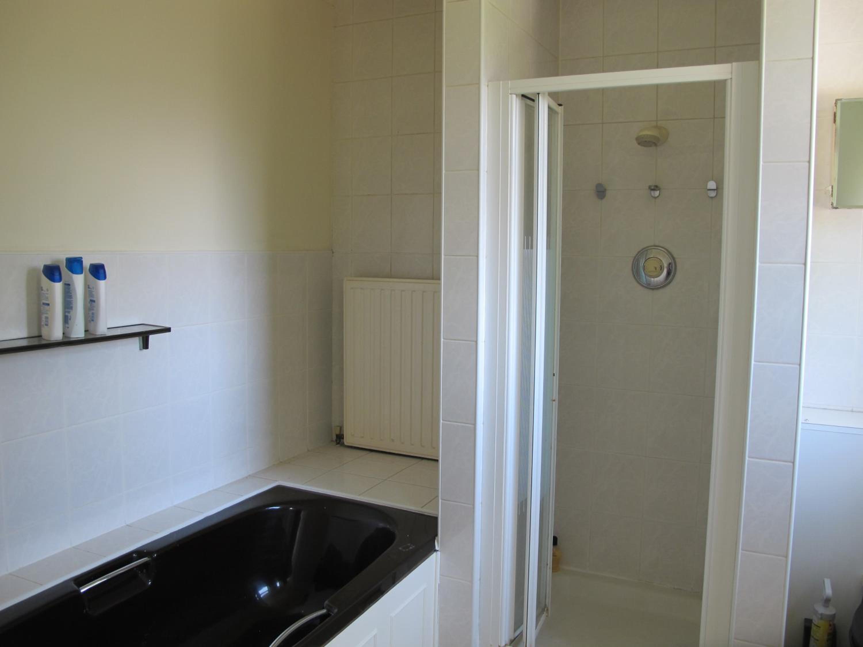 Westmorland - 4 Bedroom House - FREE Parking for up to 7 Cars - Walking distance to QMC and University - Ideal for Contractors and Large Groups