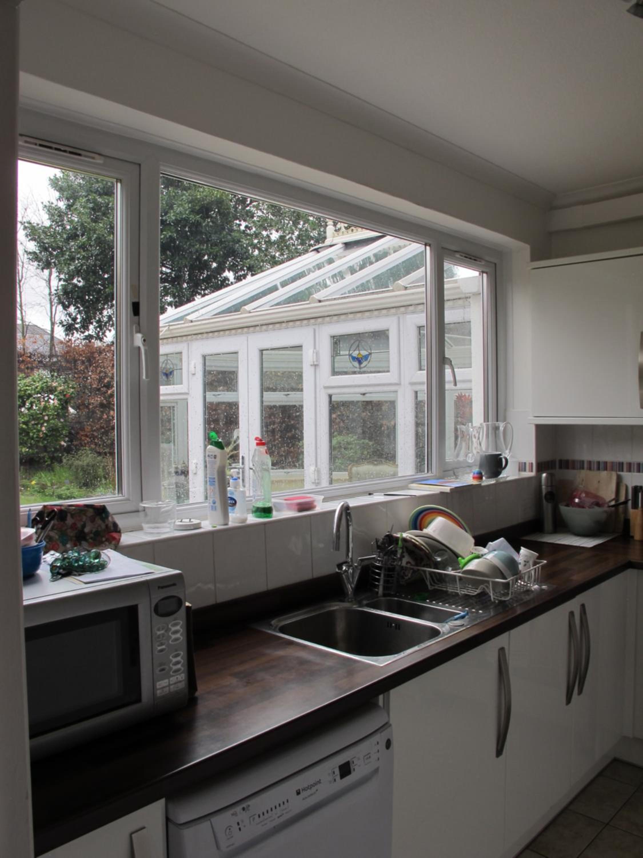 Westmorland - 4 Bedroom House - FREE Parking for up to 7 Cars - Walking distance to QMC and University - Ideal for Contractors and Large Groups