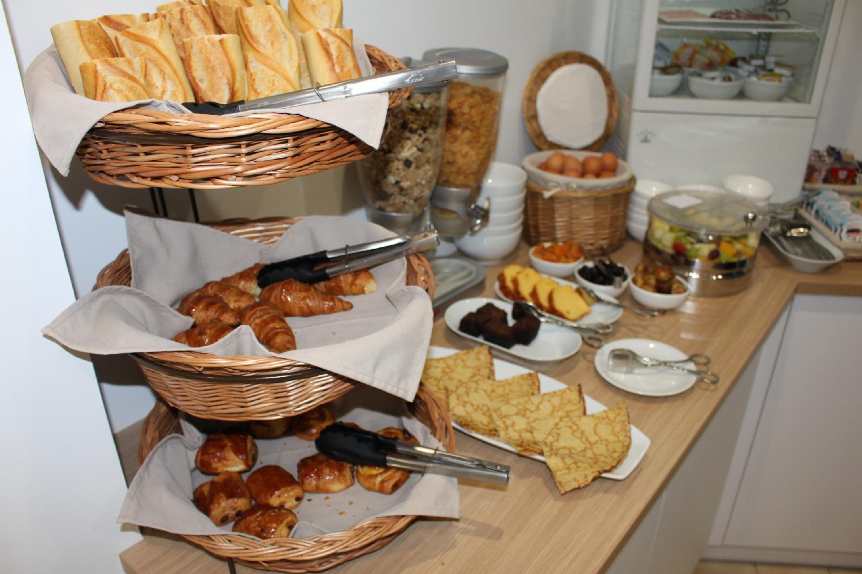 Boulogne-Billancourt Vacations - Hotel De Paris - Property Image 5
