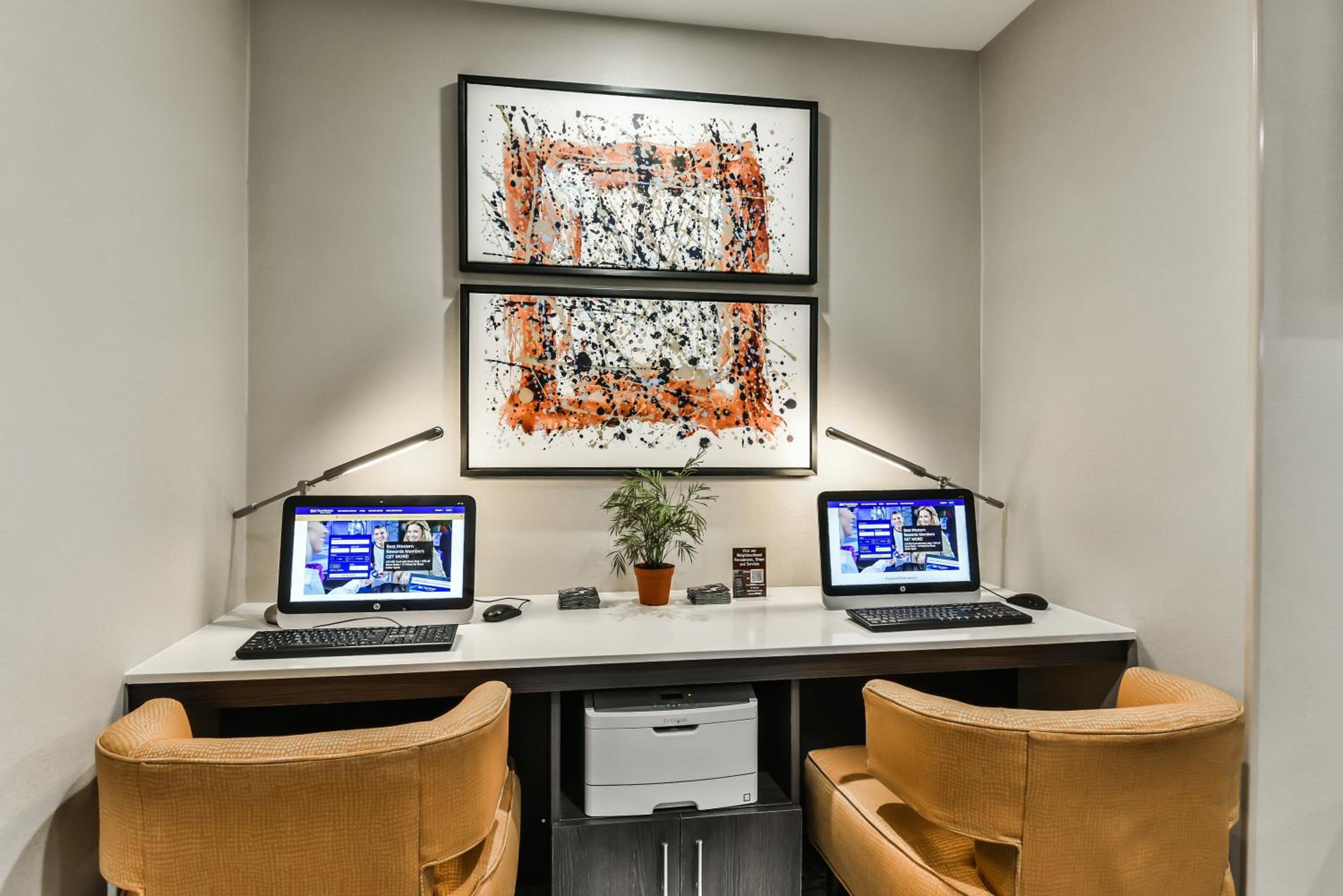 Cambridge Vacations - Best Western Plus Cambridge Hotel - Property Image 3