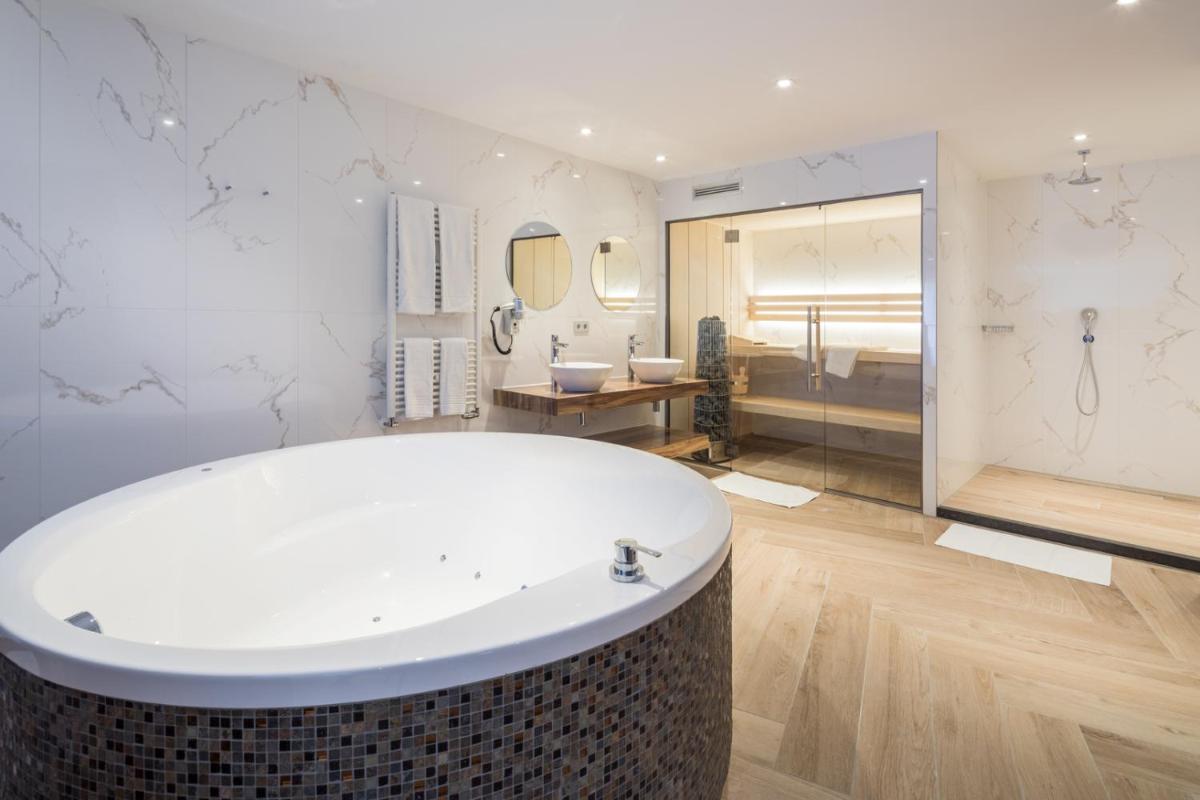 Jacuzzi