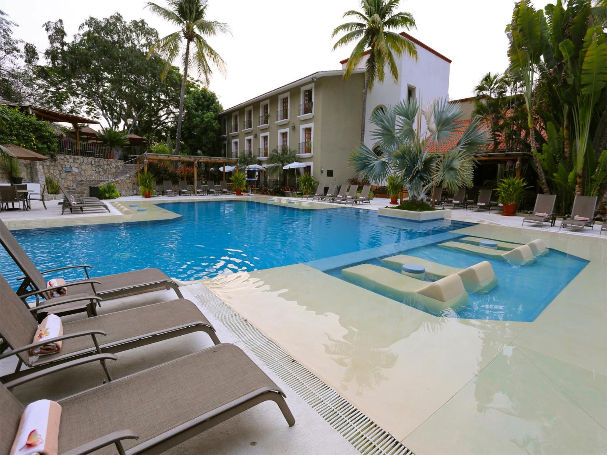 Binniguenda Huatulco & Beach Club