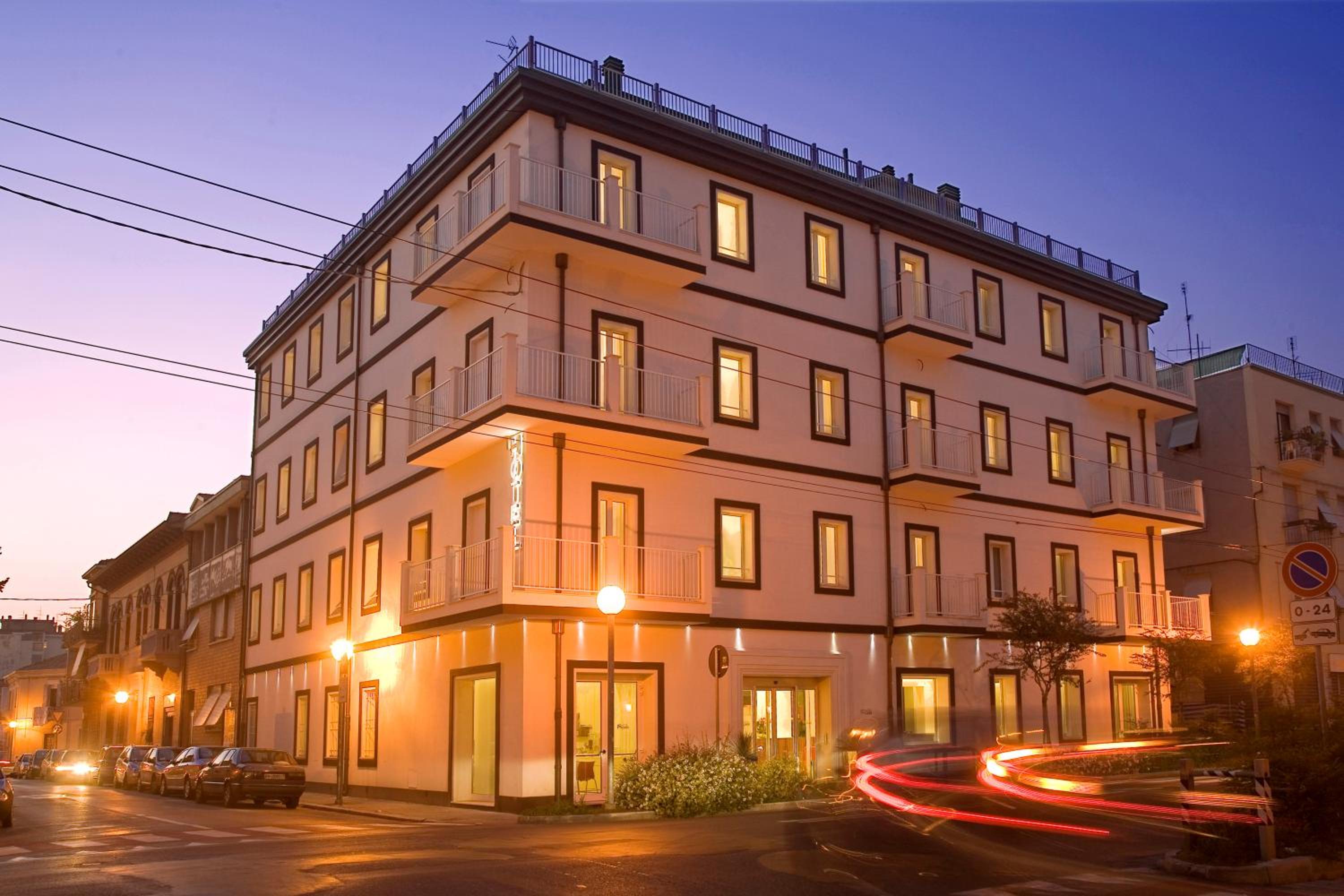 Hotel Card International Hotel - Image 1