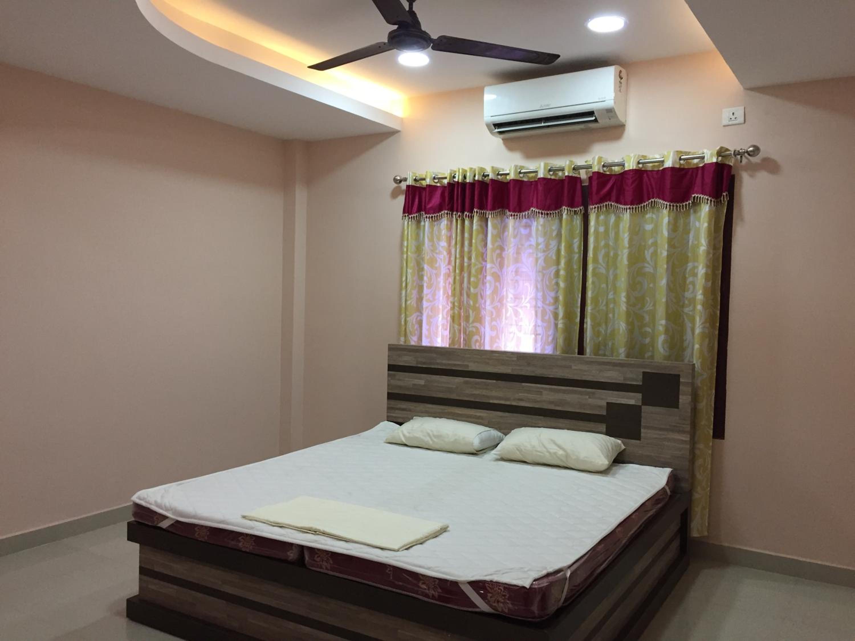 Cochin Vacations - Mega Tourist Home Palarivattom - Property Image 8