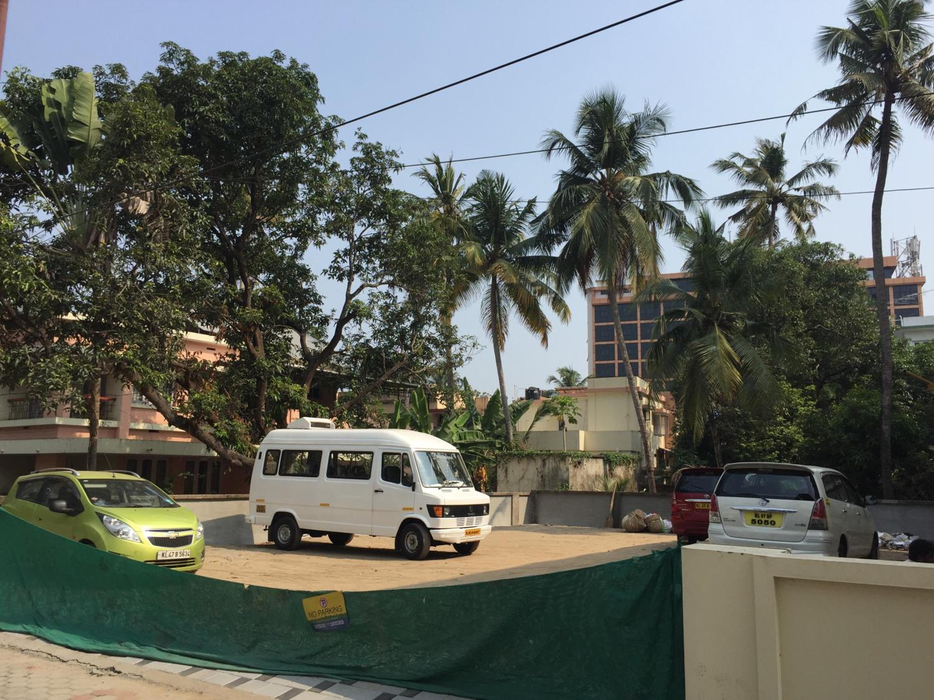 Cochin Vacations - Mega Tourist Home Palarivattom - Property Image 3