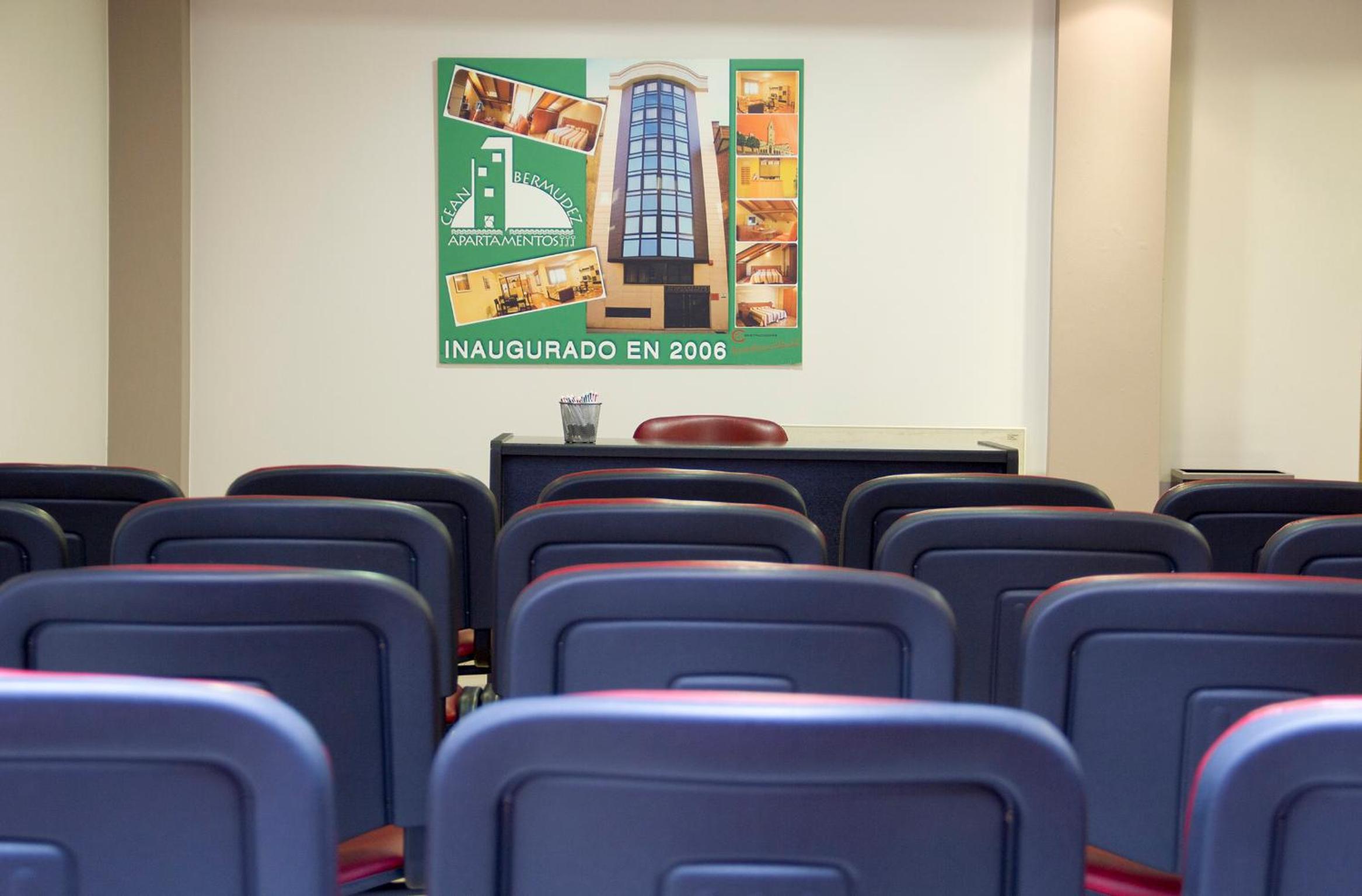 Apartamentos Cean Bermudez