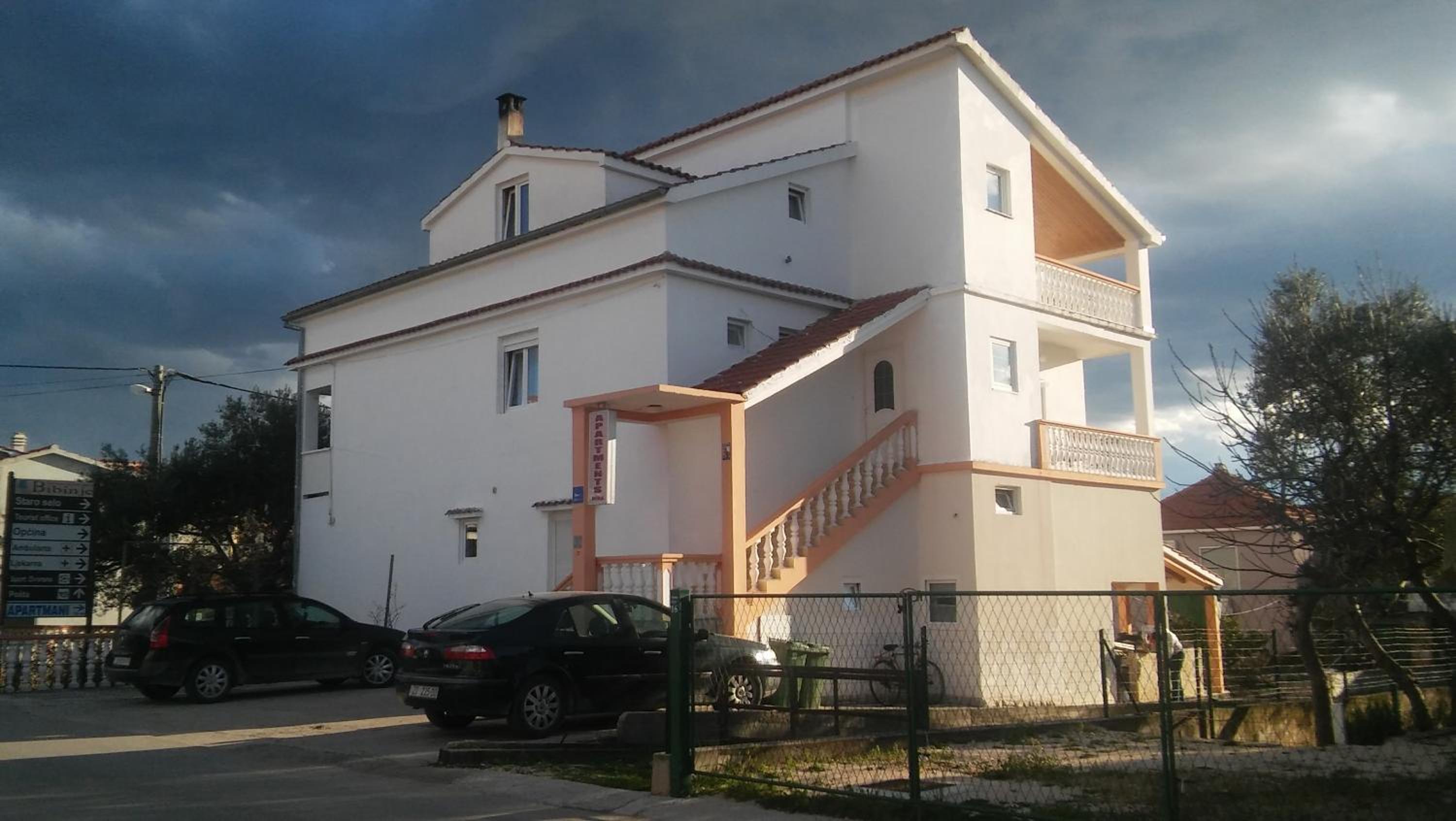 Apartments Mira