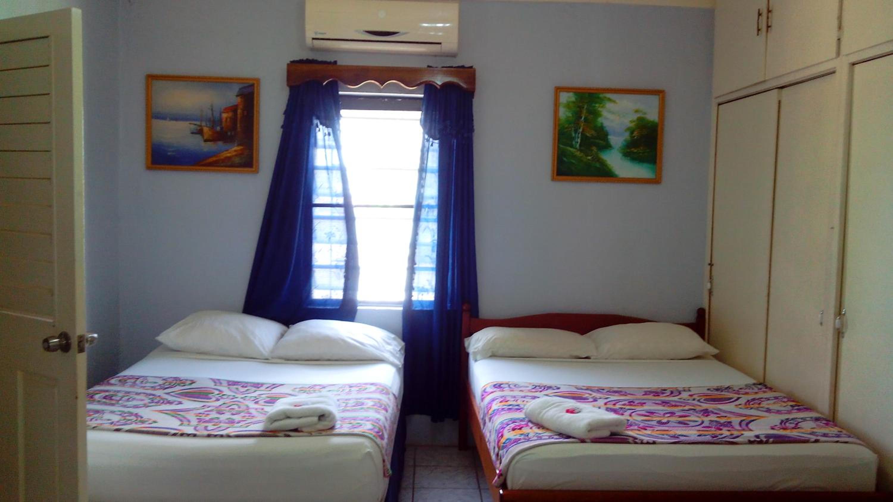 Don Santiago Guesthouse Downtown