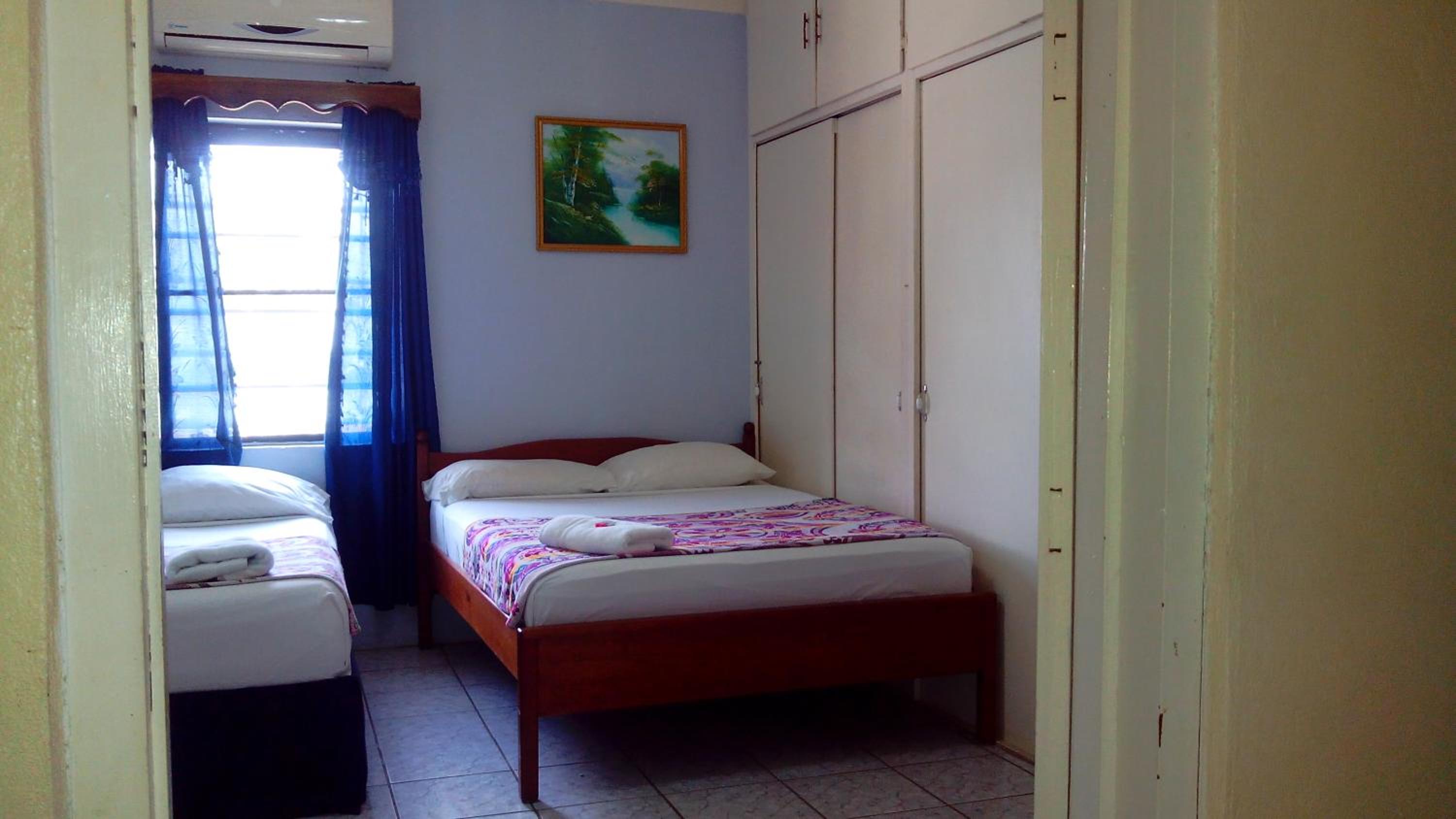 Don Santiago Guesthouse Downtown