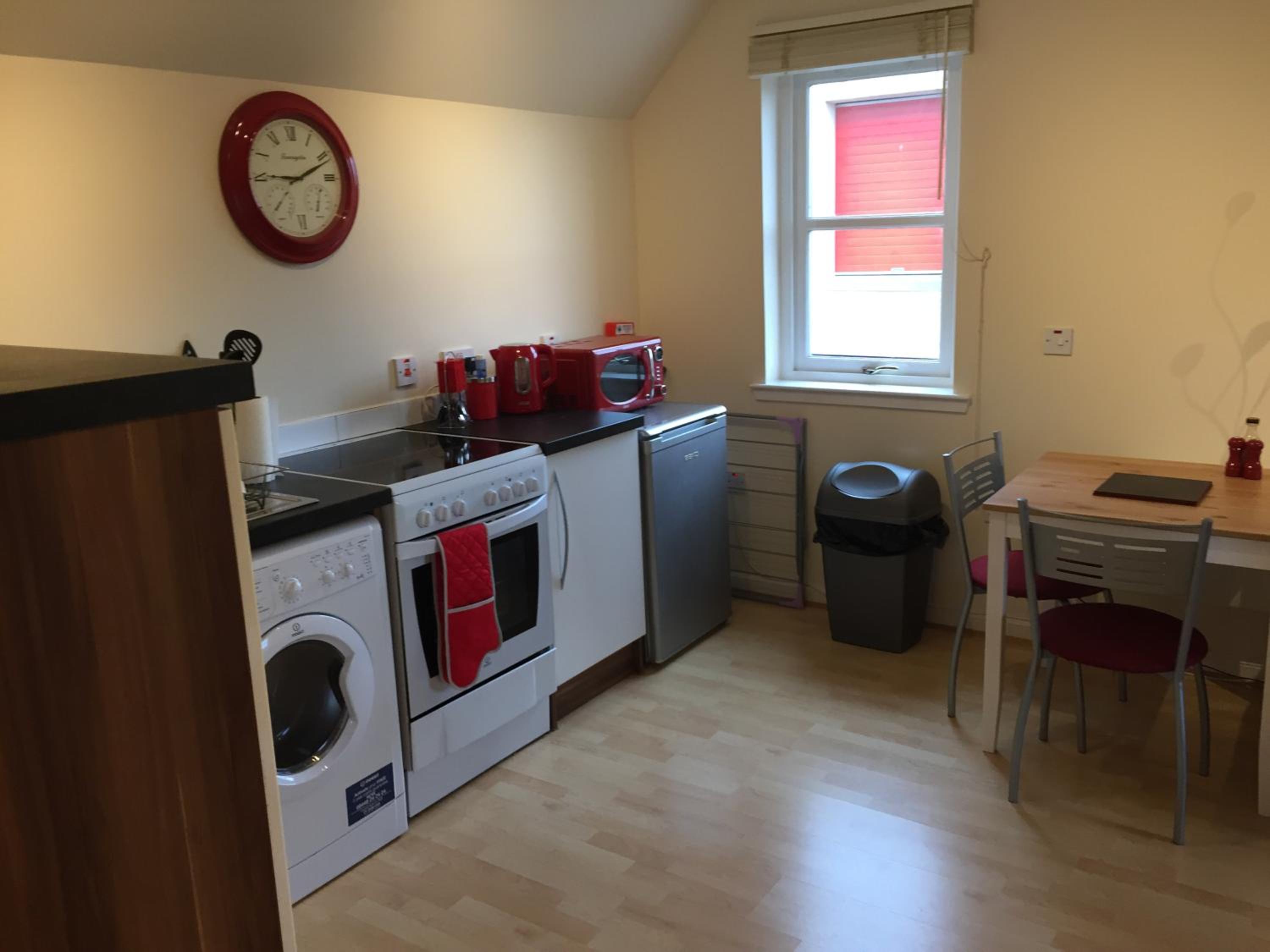 6 Varis Apartments