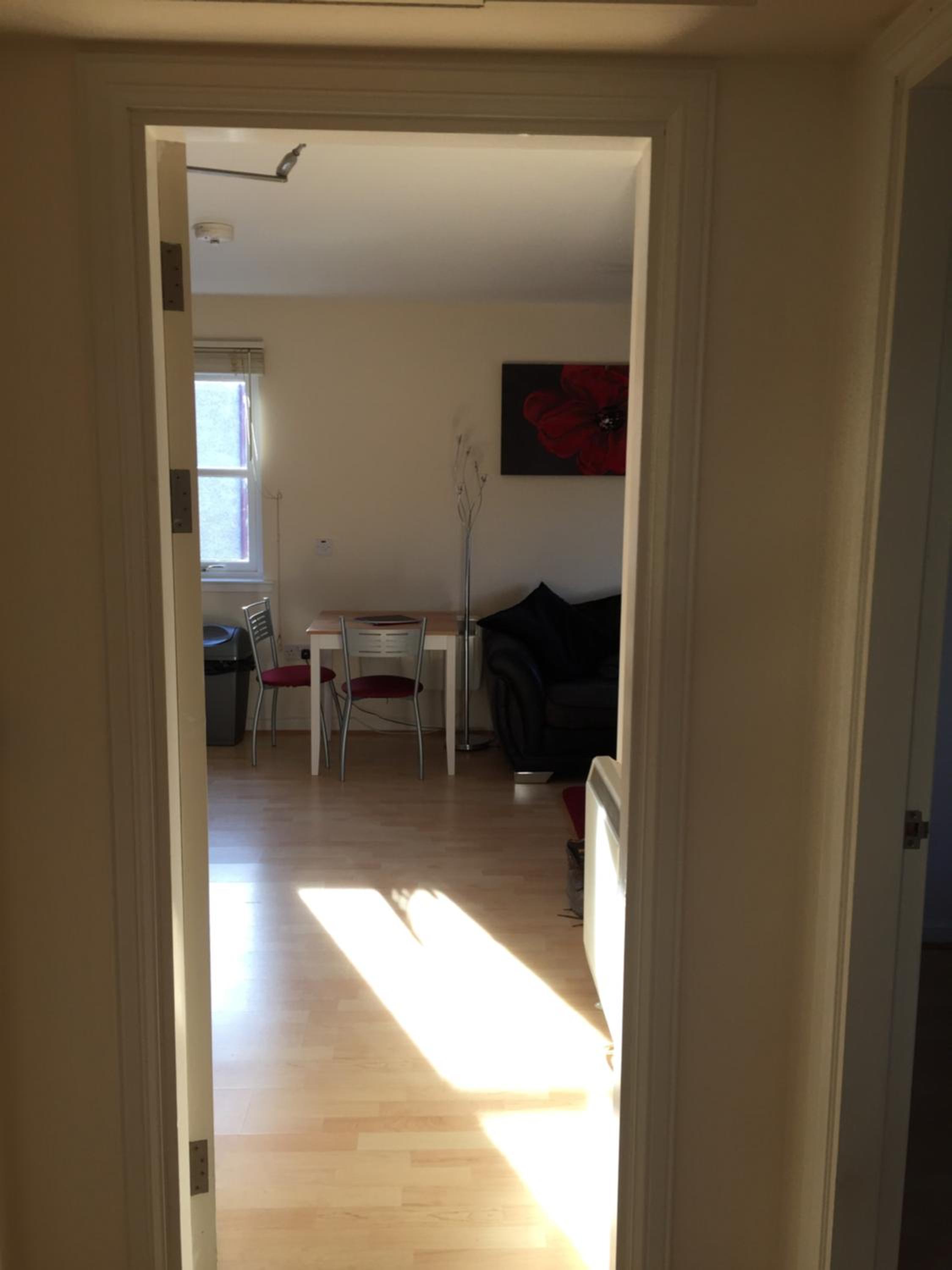 6 Varis Apartments