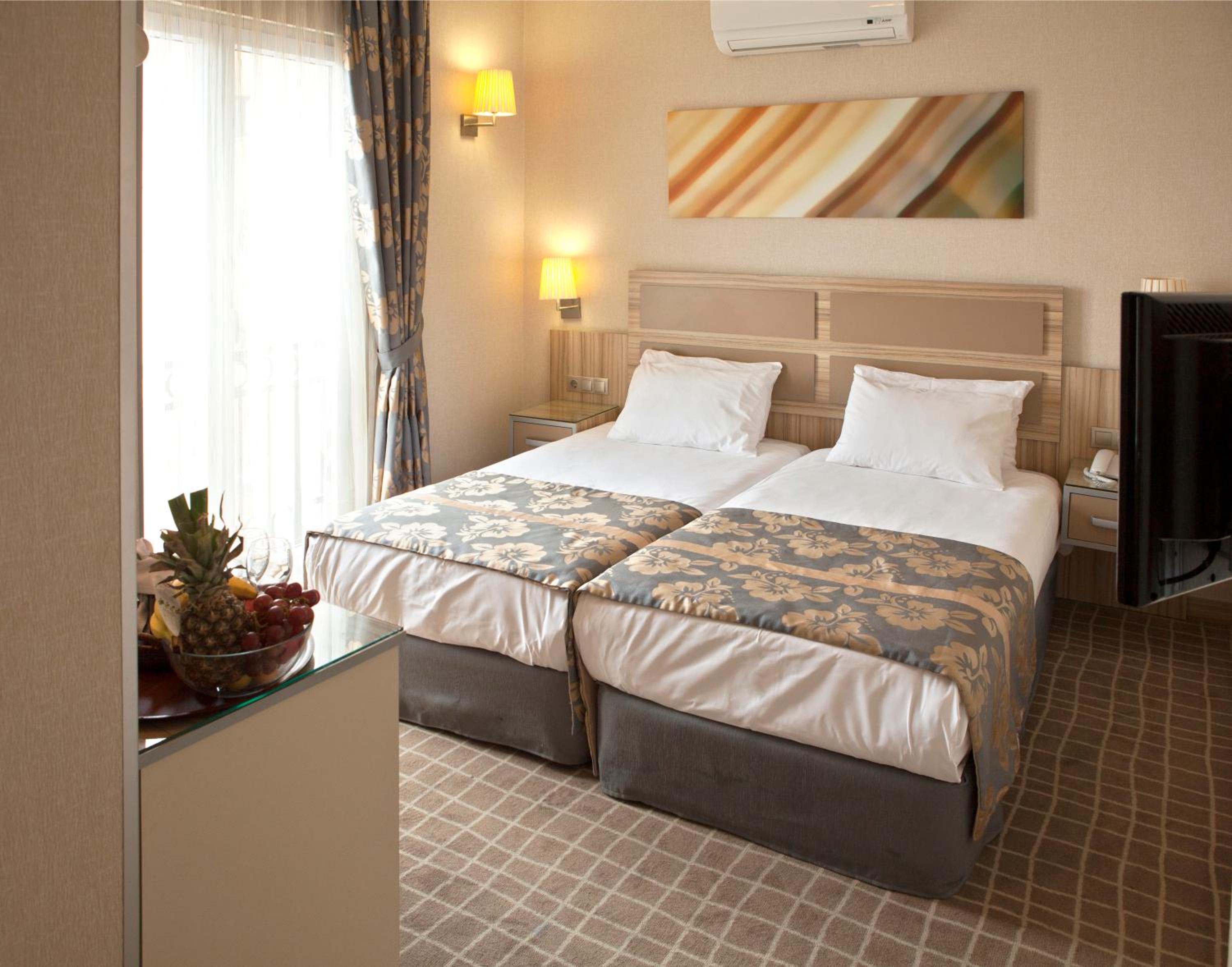 Nanda Hotel - Image 25