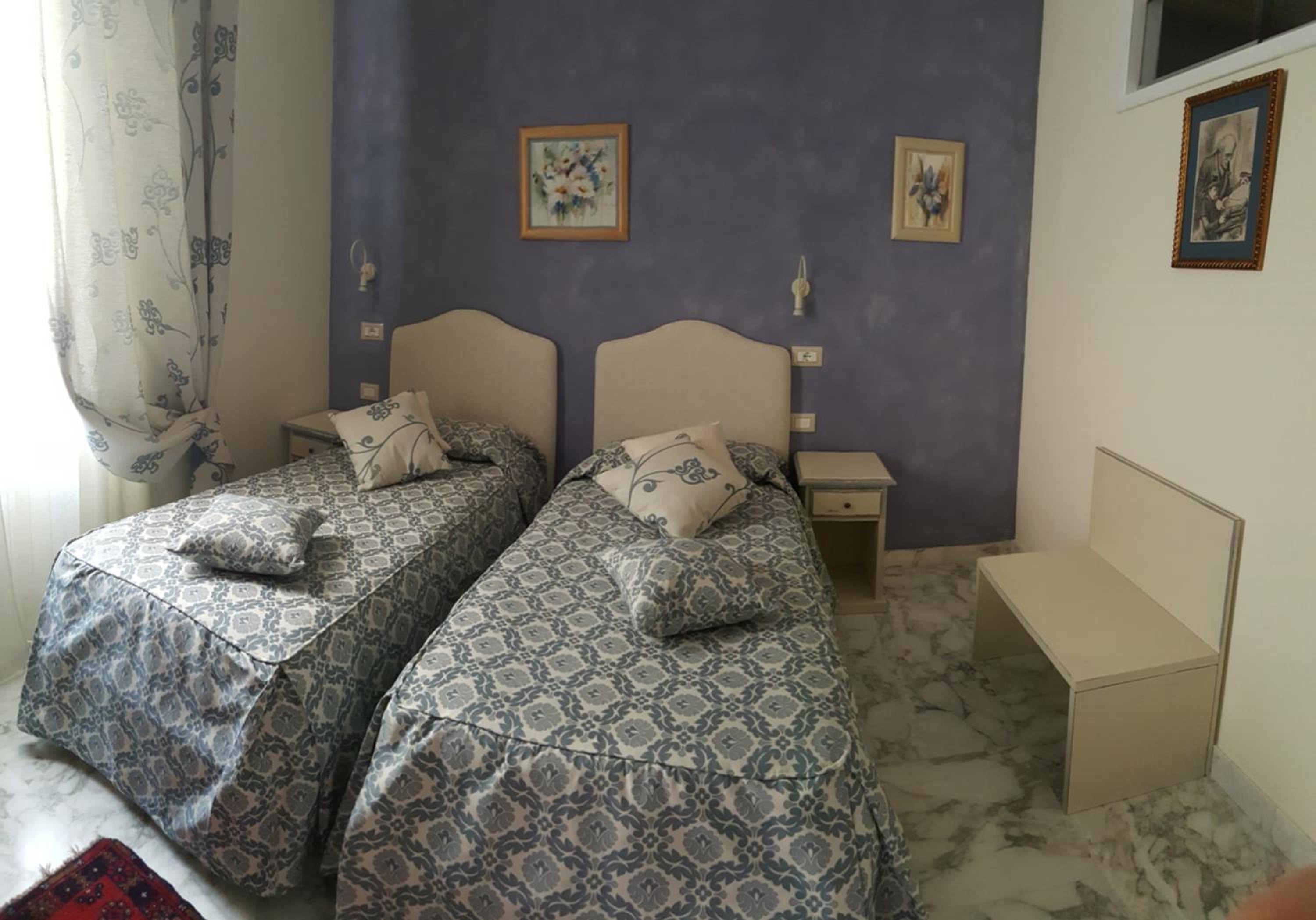 Five Roses Bed & Breakfast