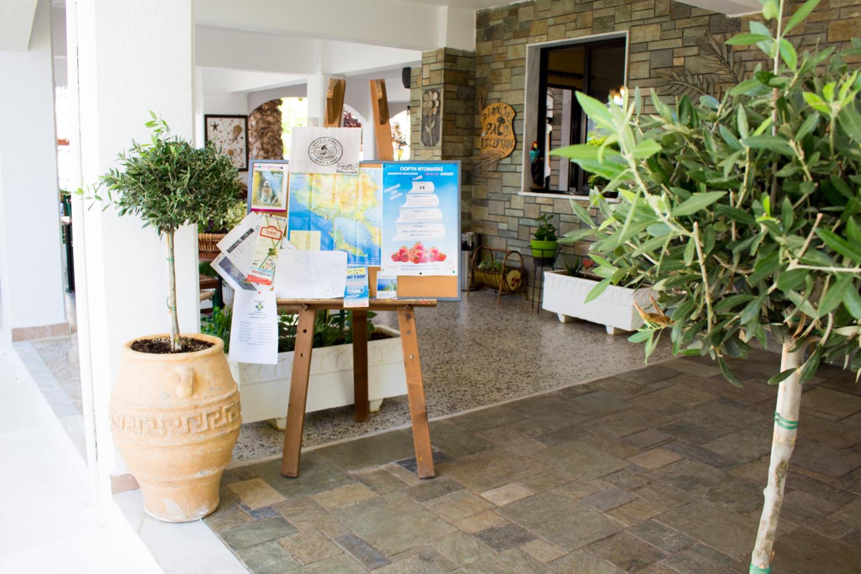 Dionisos Palms Apartments