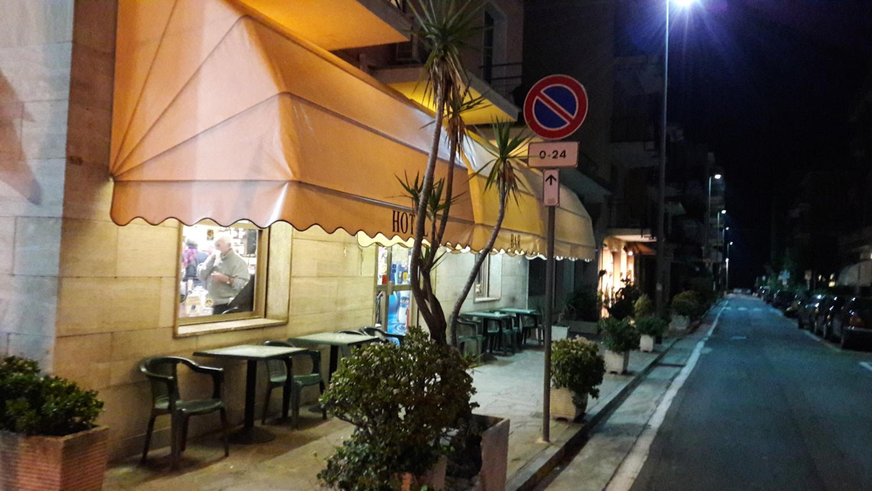 restaurant