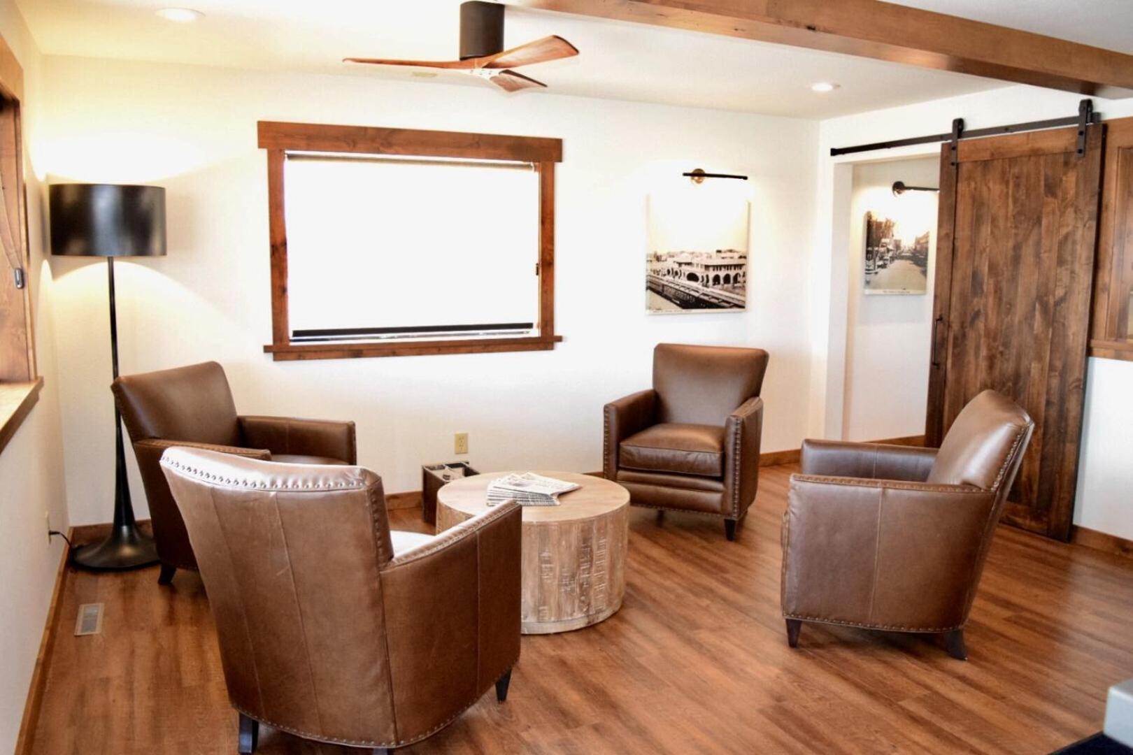 Boarders Inn & Suites by Cobblestone Hotels - Syracuse