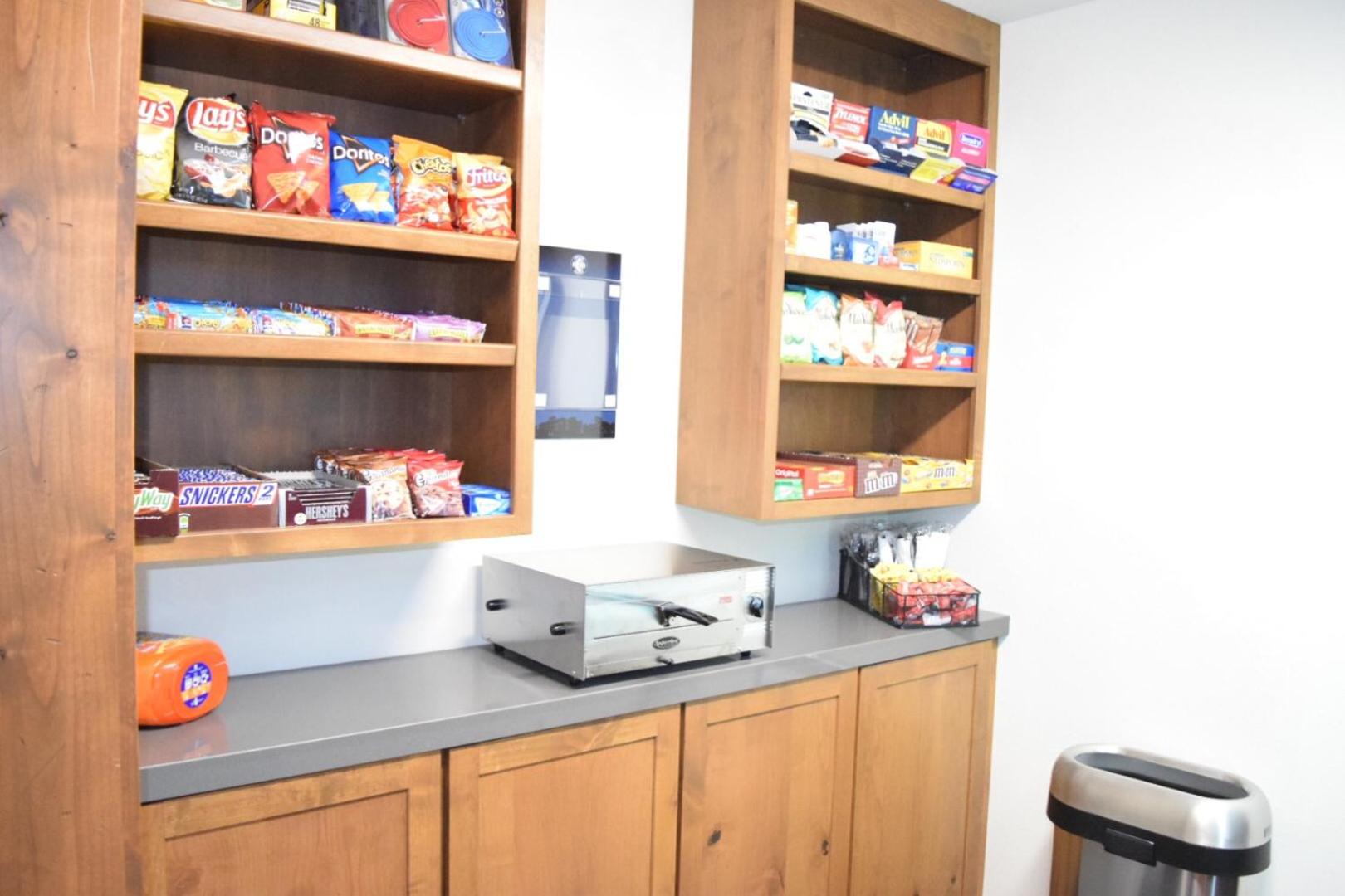 Boarders Inn & Suites by Cobblestone Hotels - Syracuse