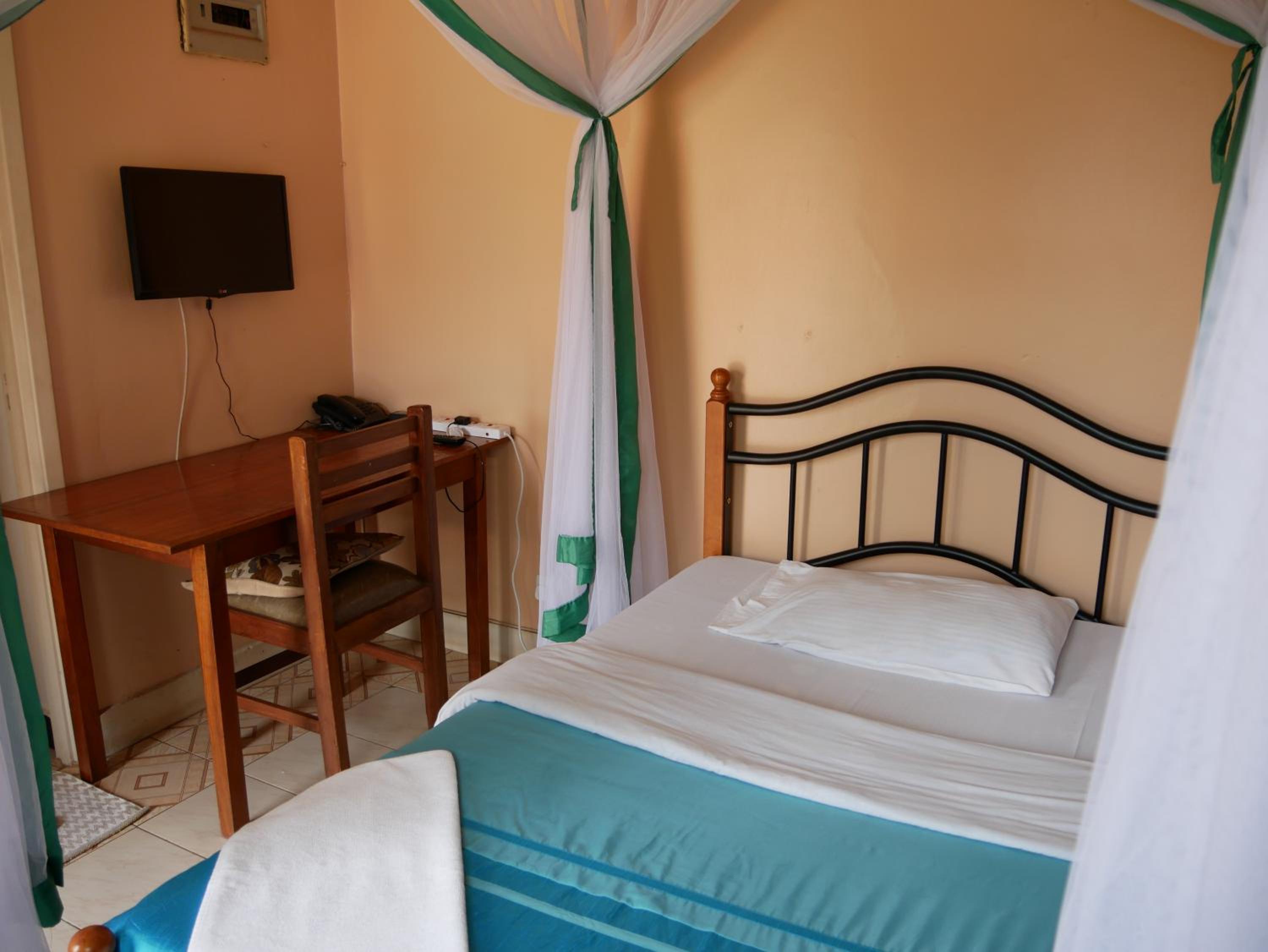 Hotel Acacia City view 3