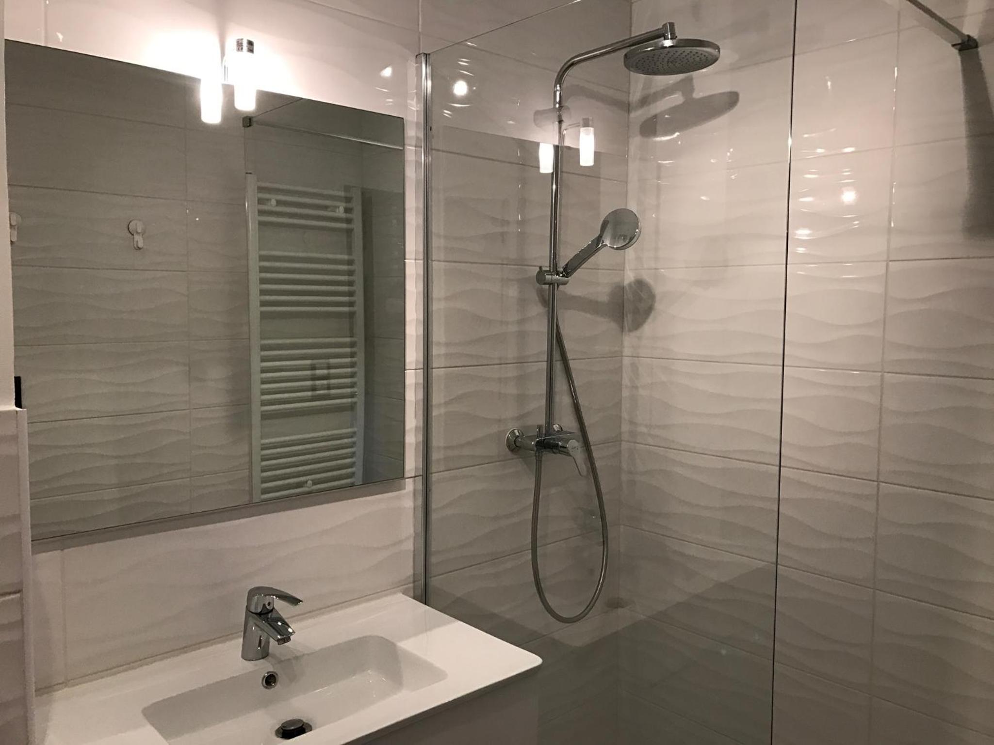 Appartement calme, clim, patio XXL, piscine&parking