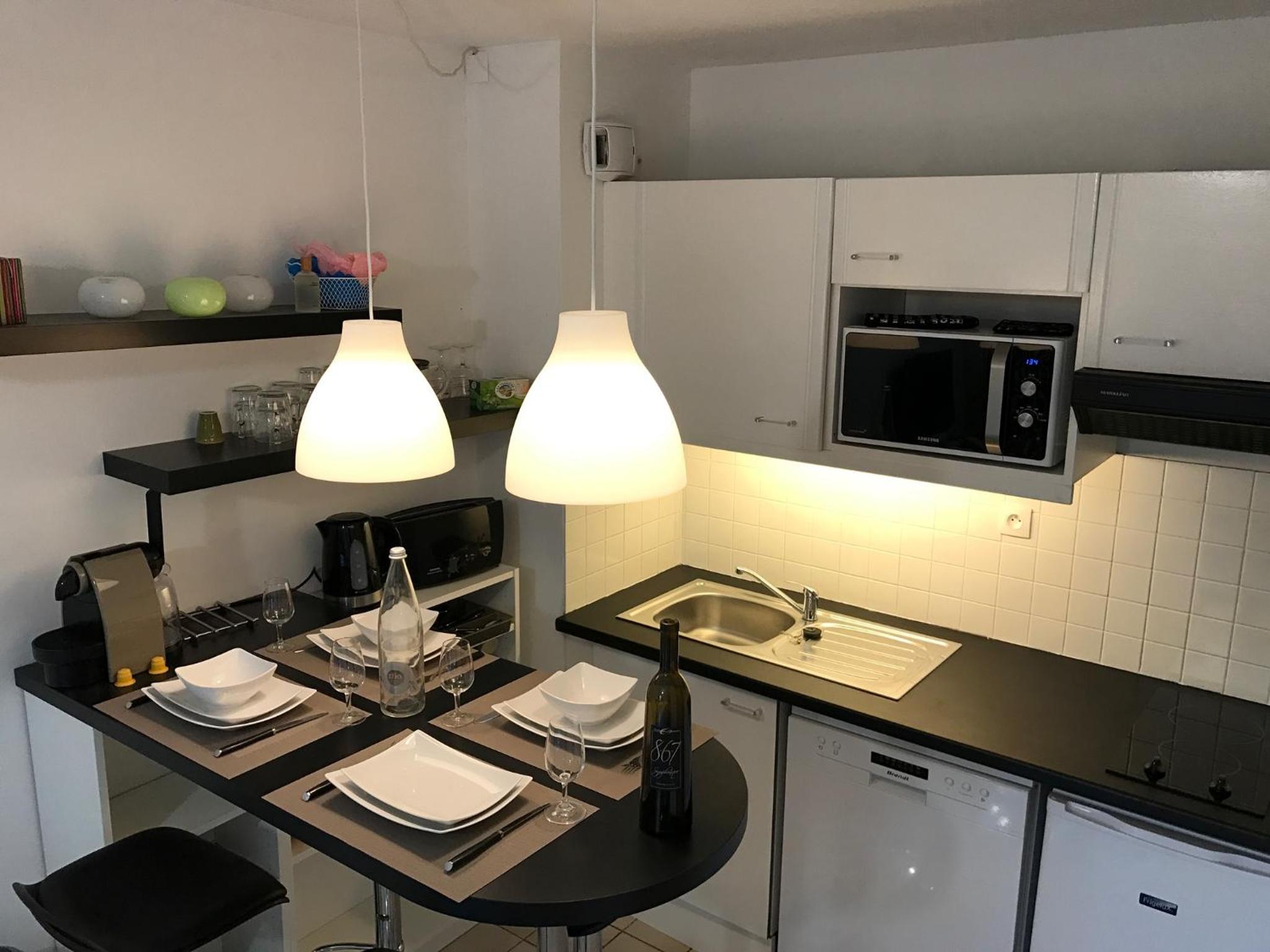 Appartement calme, clim, patio XXL, piscine&parking